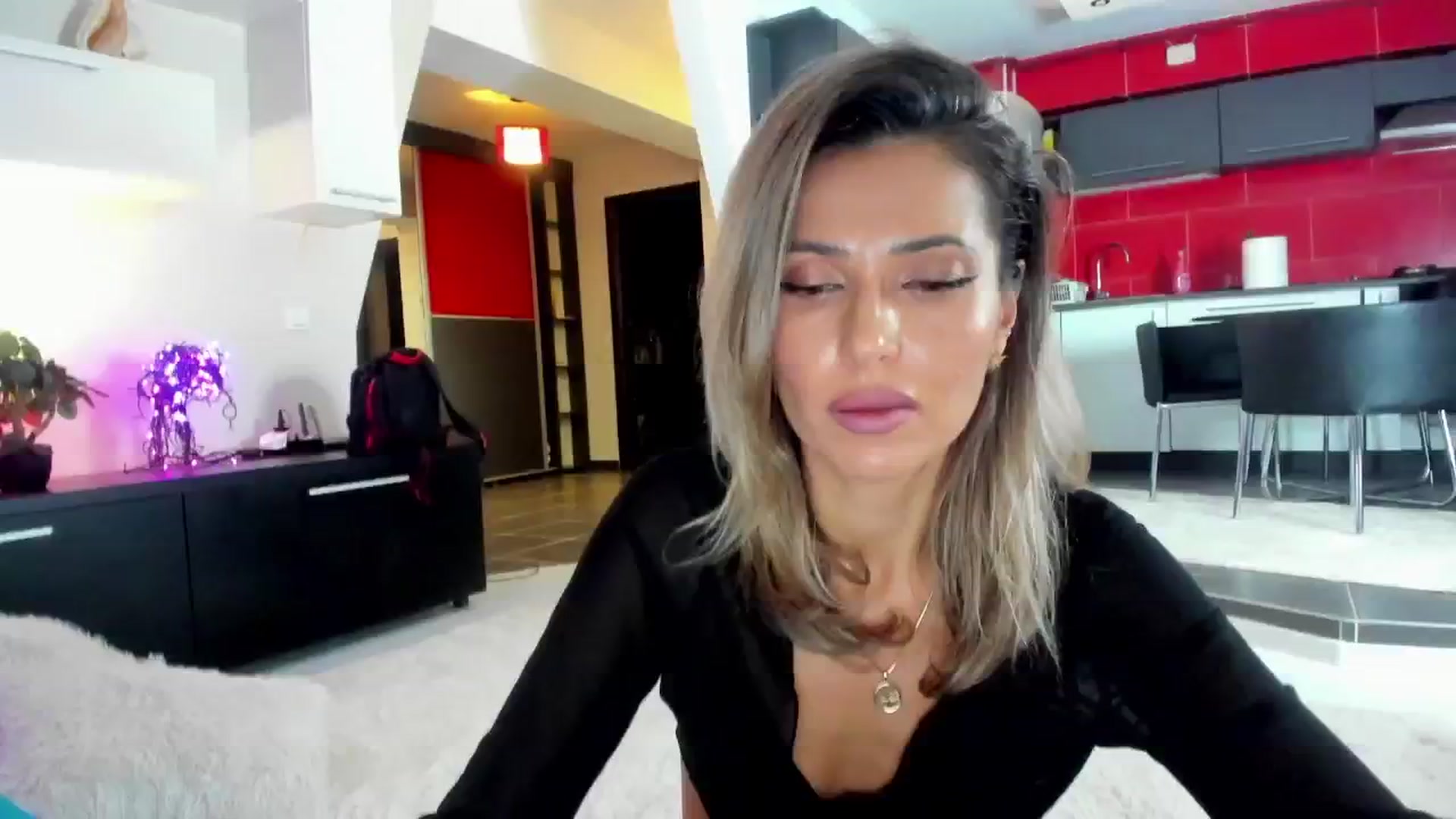 Gallery image thumbnail from SmileyTinaa's myfreecams stream on, 12/23/2024, 23:39 image 19 of 20