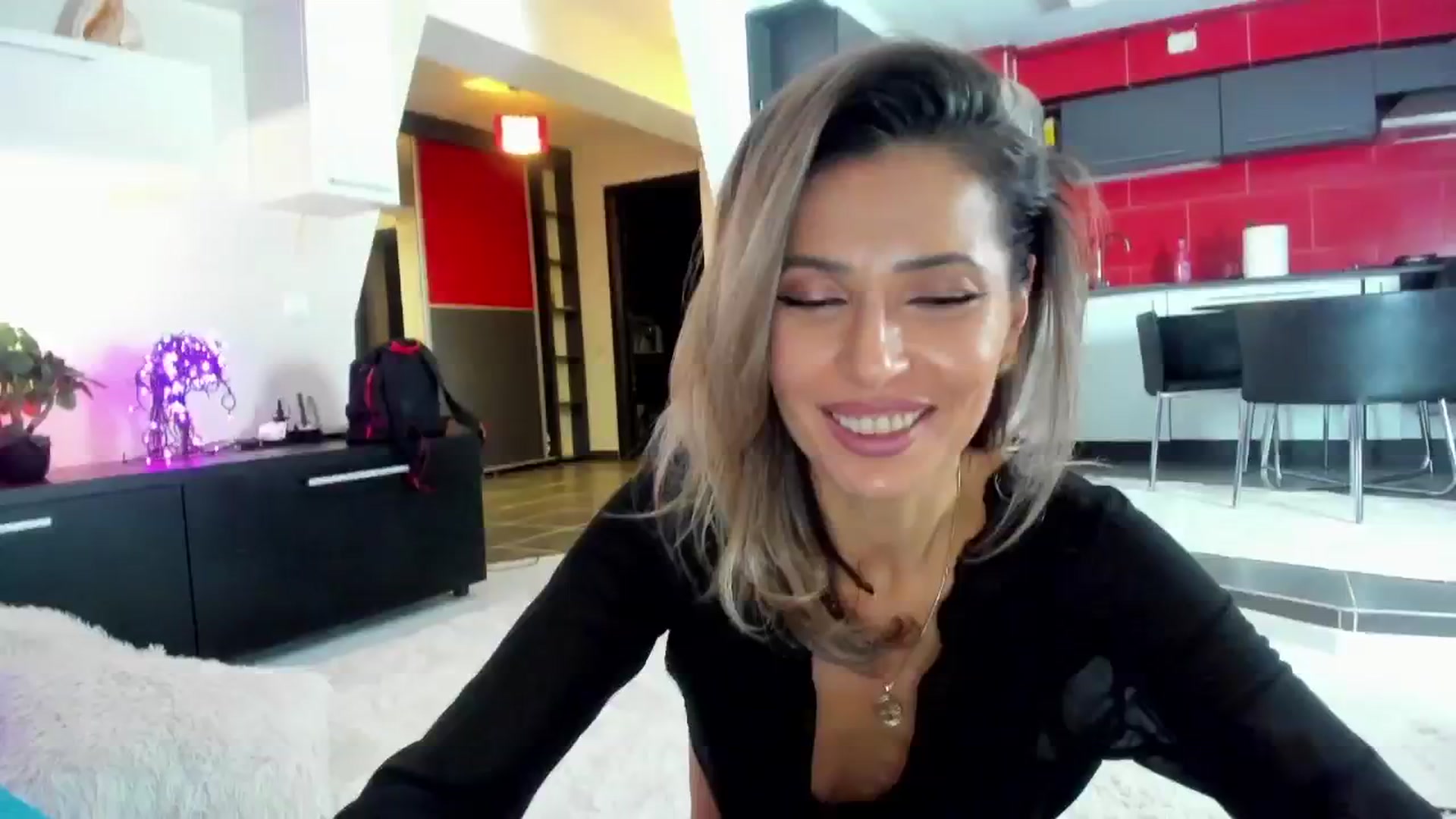 Gallery image thumbnail from SmileyTinaa's myfreecams stream on, 12/23/2024, 23:39 image 17 of 20