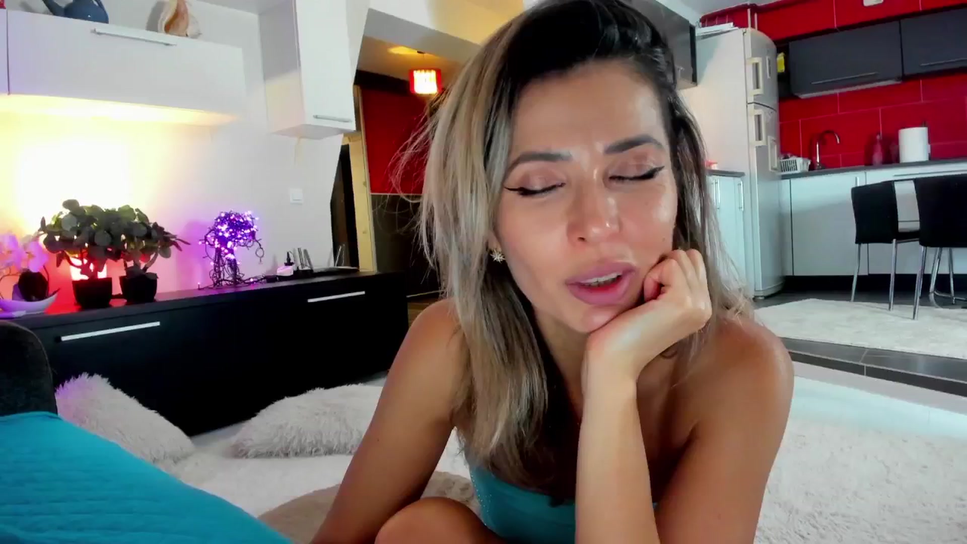 Gallery image thumbnail from SmileyTinaa's myfreecams stream on, 01/17/2025, 01:44 image 13 of 20