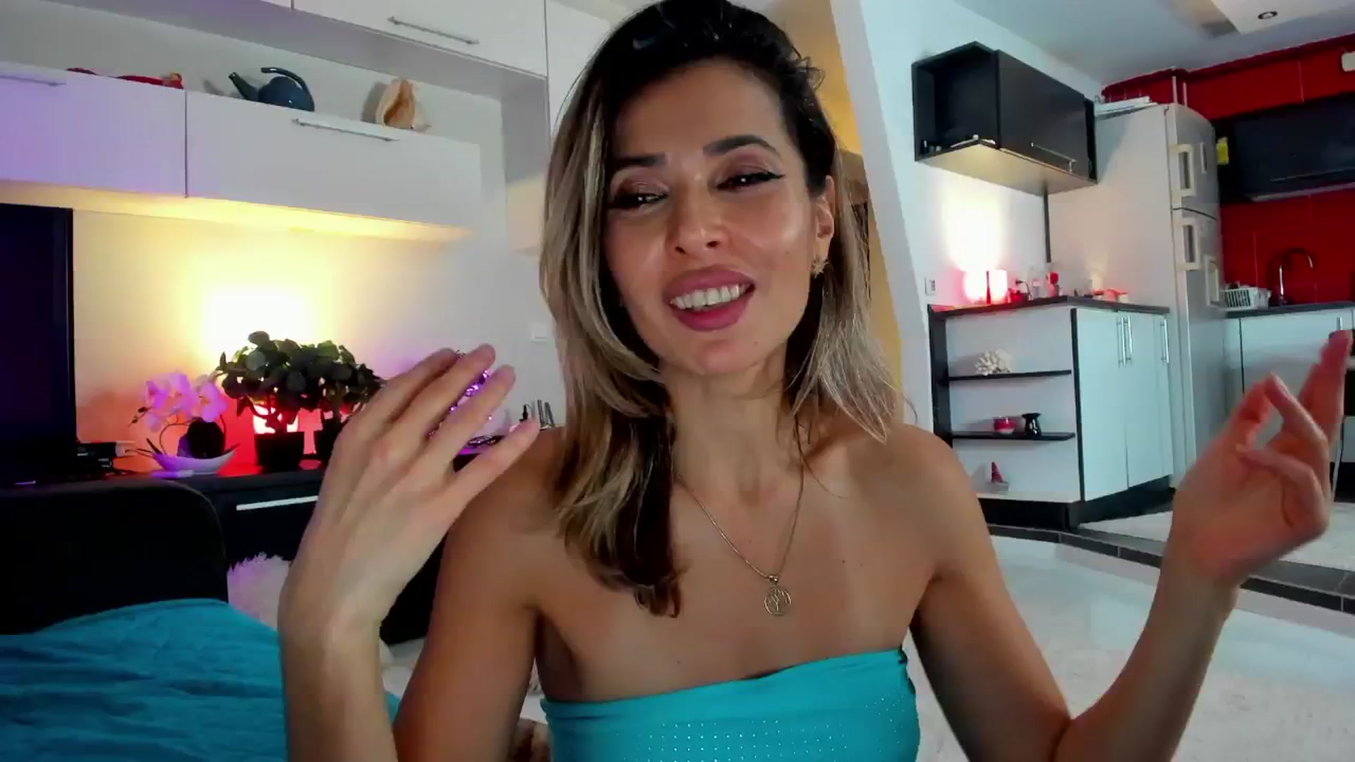 Gallery image thumbnail from SmileyTinaa's myfreecams stream on, 01/17/2025, 04:52 image 14 of 20