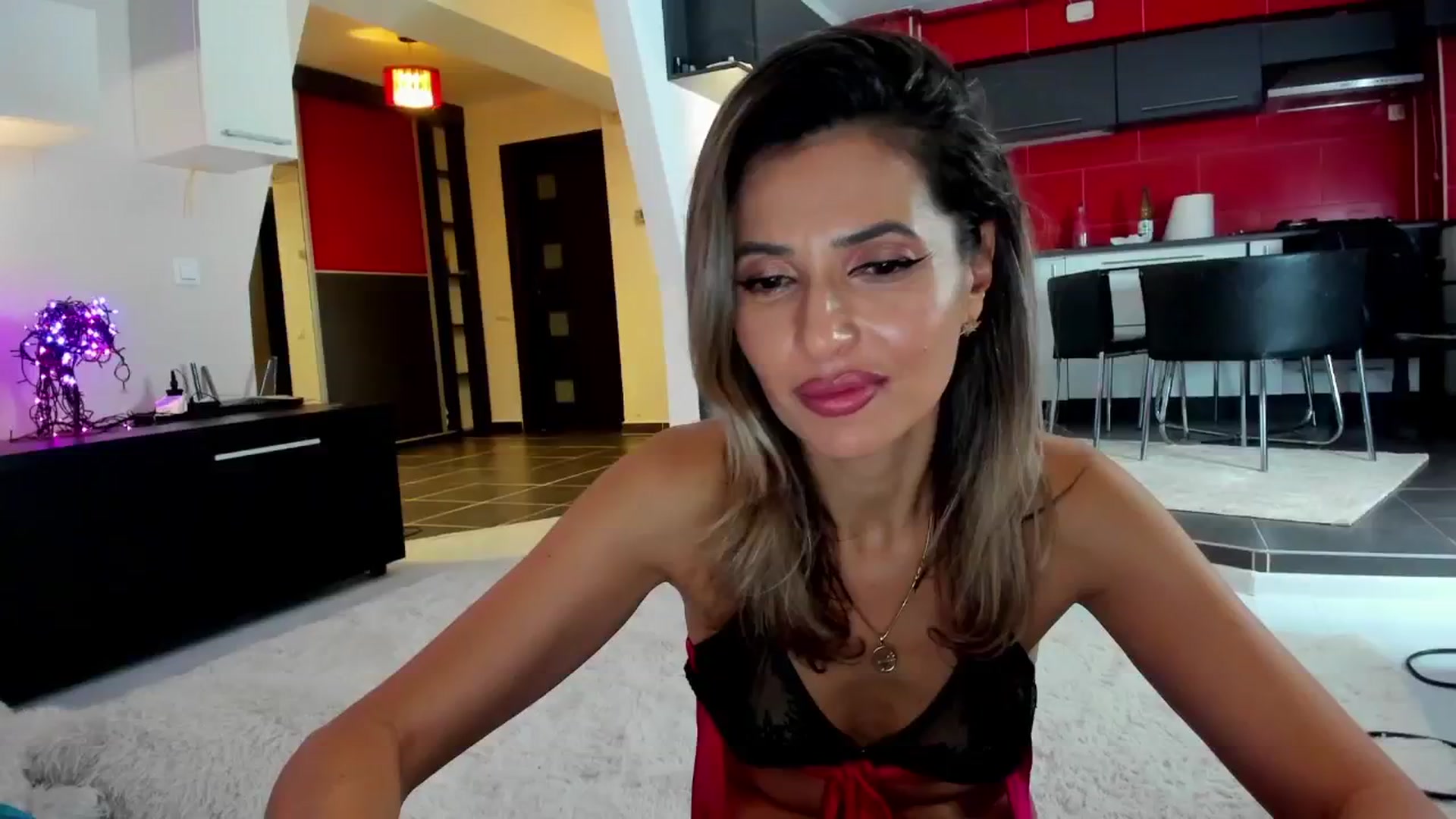 Gallery image thumbnail from SmileyTinaa's myfreecams stream on, 01/24/2025, 04:21 image 18 of 20