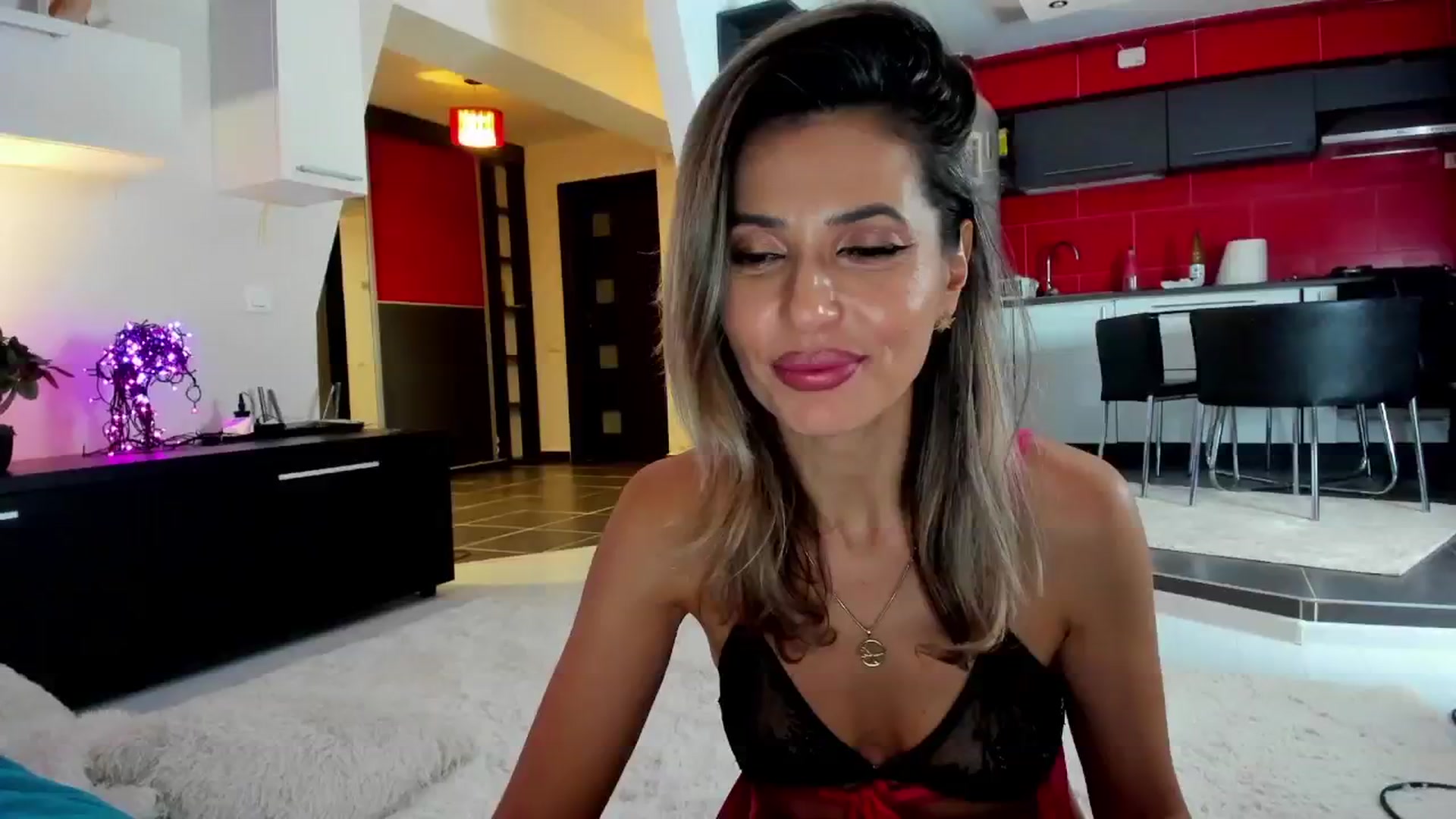 Gallery image thumbnail from SmileyTinaa's myfreecams stream on, 01/24/2025, 04:21 image 17 of 20