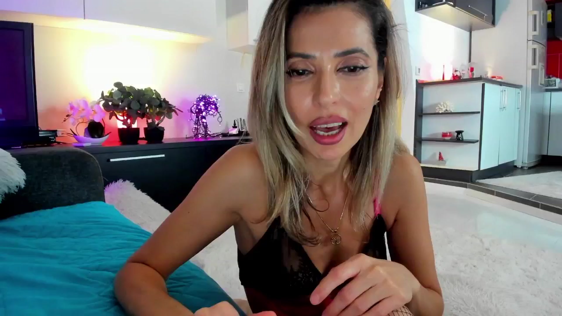 Gallery image thumbnail from SmileyTinaa's myfreecams stream on, 01/24/2025, 05:57 image 11 of 20