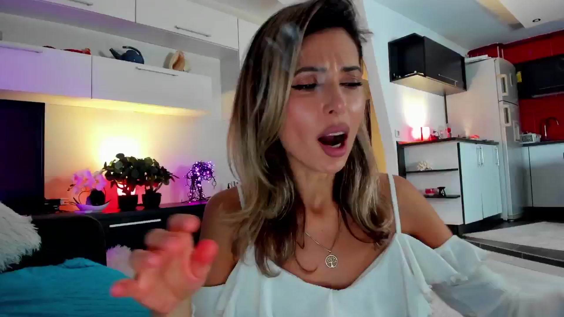 Gallery image thumbnail from SmileyTinaa's myfreecams stream on, 01/30/2025, 23:35 image 20 of 20