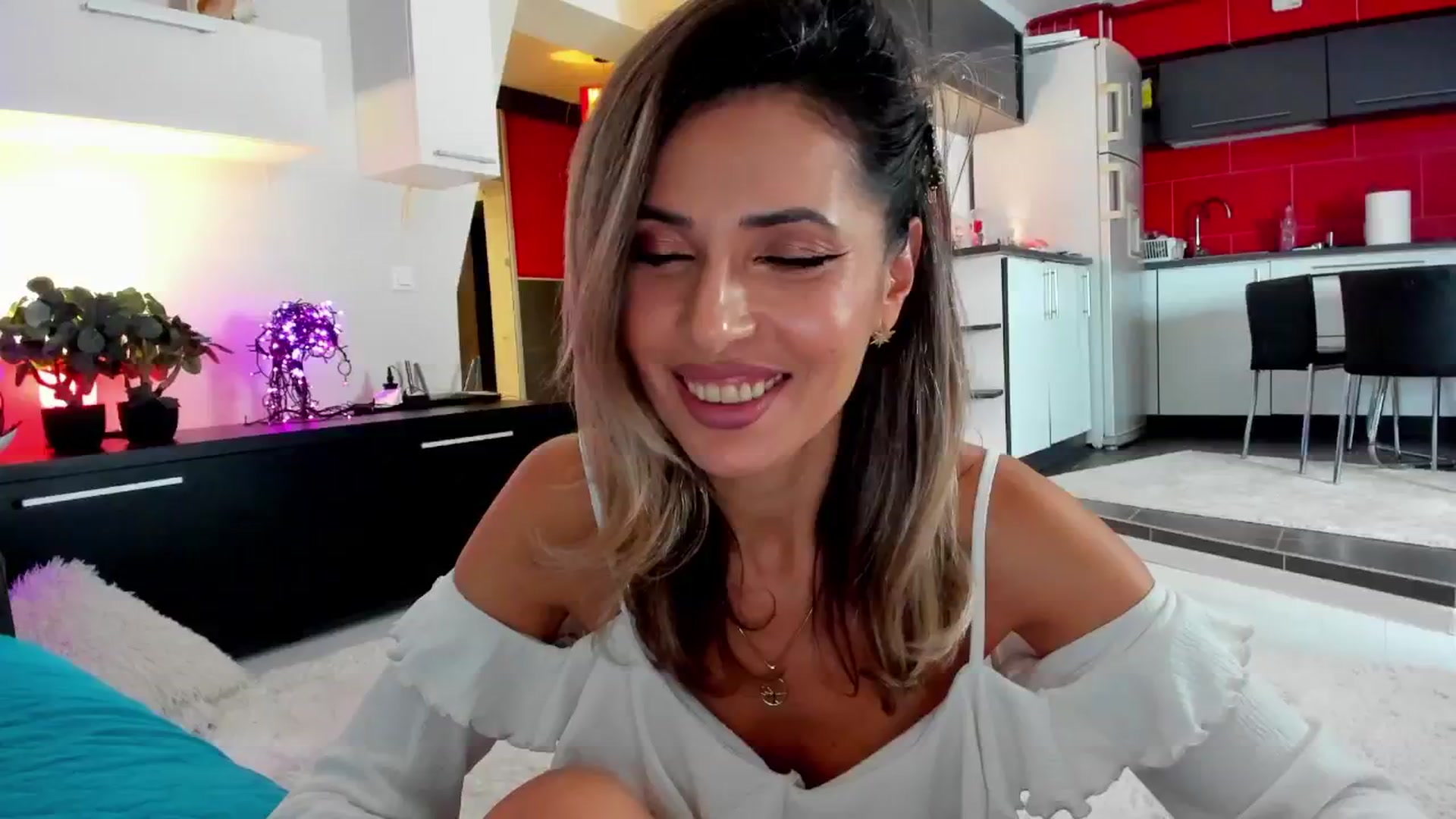 Gallery image thumbnail from SmileyTinaa's myfreecams stream on, 01/30/2025, 23:35 image 9 of 20