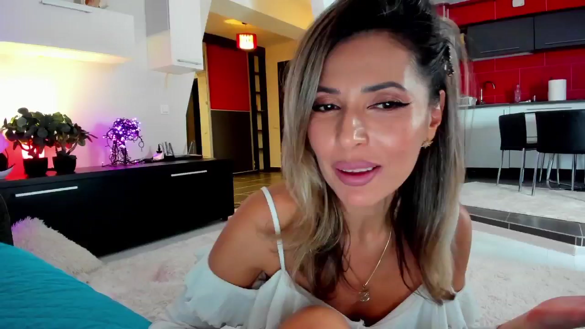 Gallery image thumbnail from SmileyTinaa's myfreecams stream on, 01/30/2025, 23:35 image 14 of 20