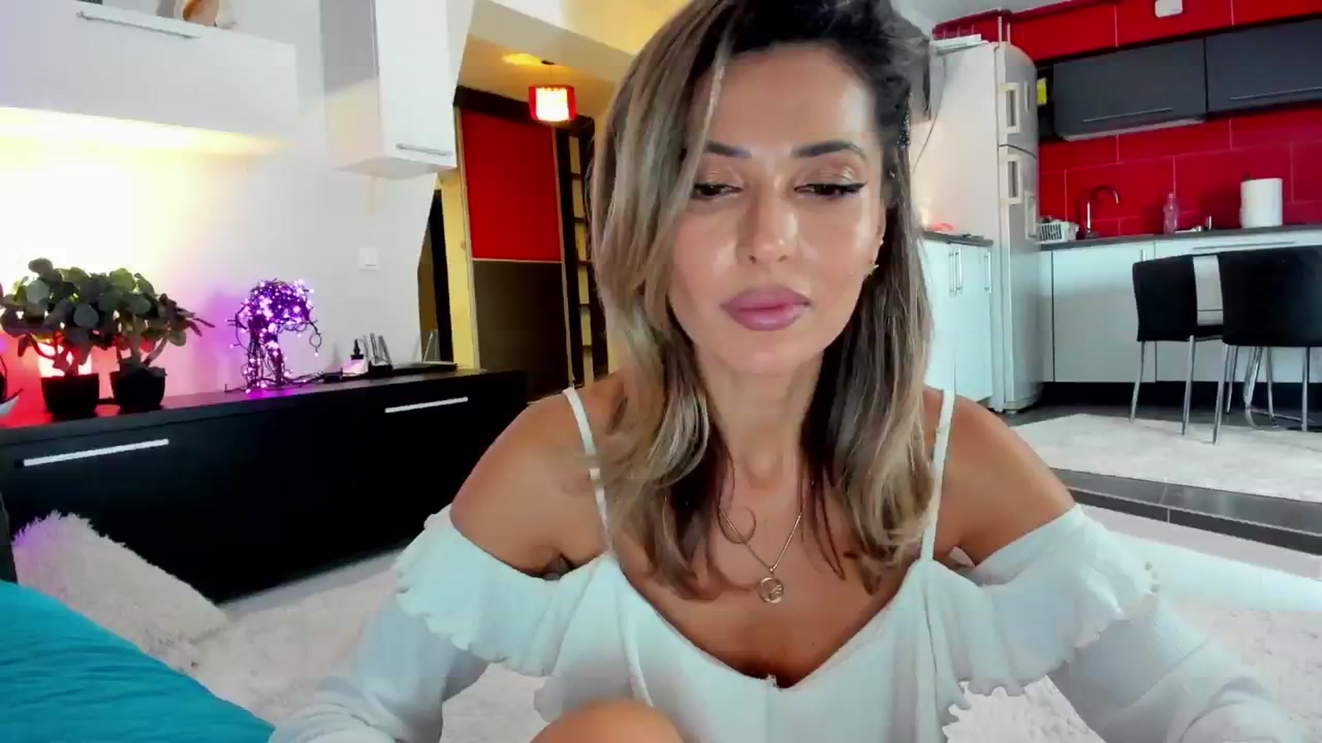 Gallery image thumbnail from SmileyTinaa's myfreecams stream on, 01/30/2025, 23:35 image 10 of 20