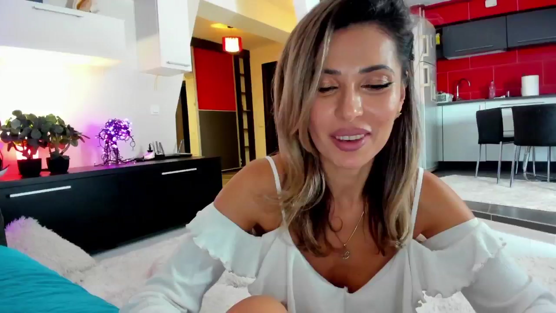 Gallery image thumbnail from SmileyTinaa's myfreecams stream on, 01/30/2025, 23:35 image 11 of 20
