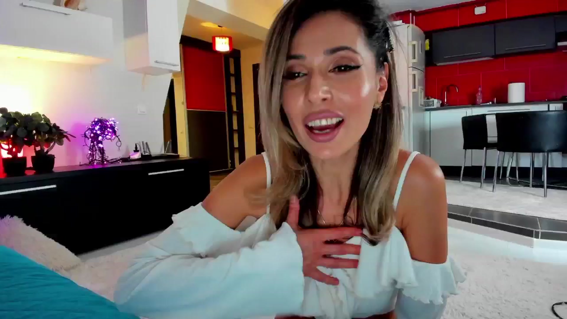 Gallery image thumbnail from SmileyTinaa's myfreecams stream on, 01/30/2025, 23:35 image 17 of 20