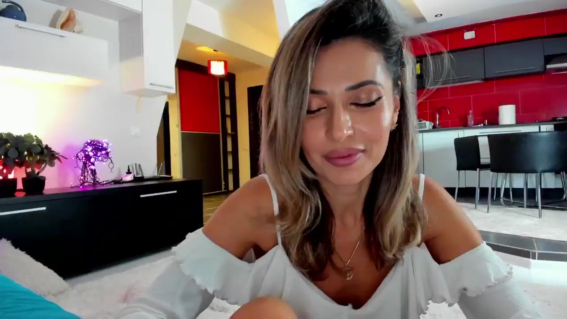 Gallery image thumbnail from SmileyTinaa's myfreecams stream on, 01/30/2025, 23:35 image 13 of 20
