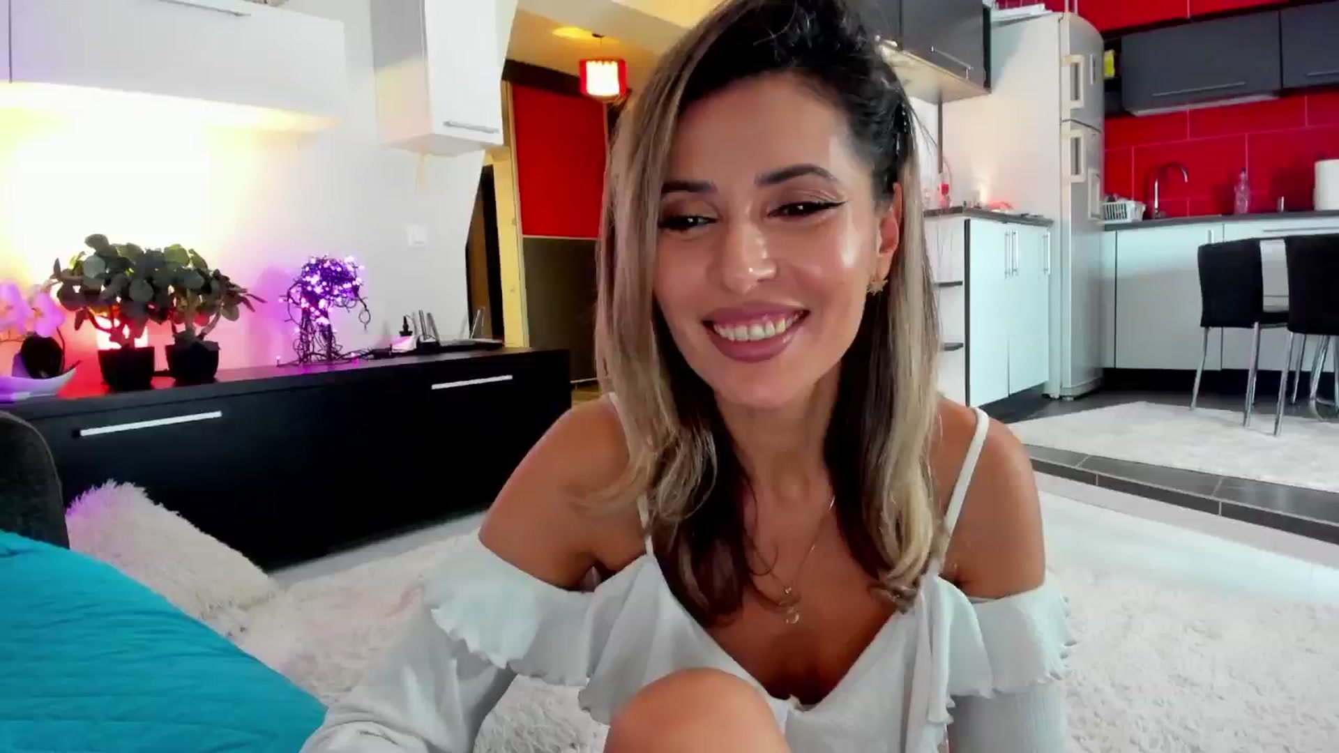 Gallery image thumbnail from SmileyTinaa's myfreecams stream on, 01/30/2025, 23:57 image 18 of 20