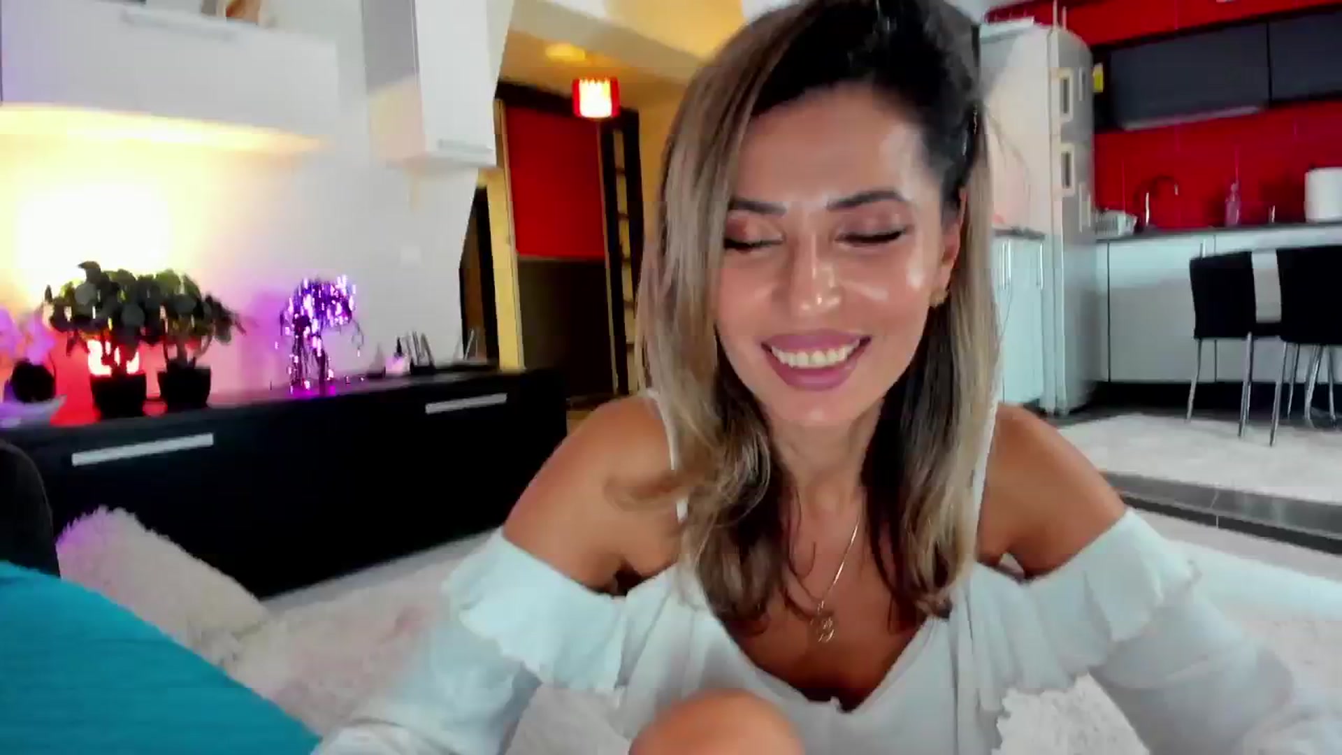 Gallery image thumbnail from SmileyTinaa's myfreecams stream on, 01/30/2025, 23:57 image 4 of 20