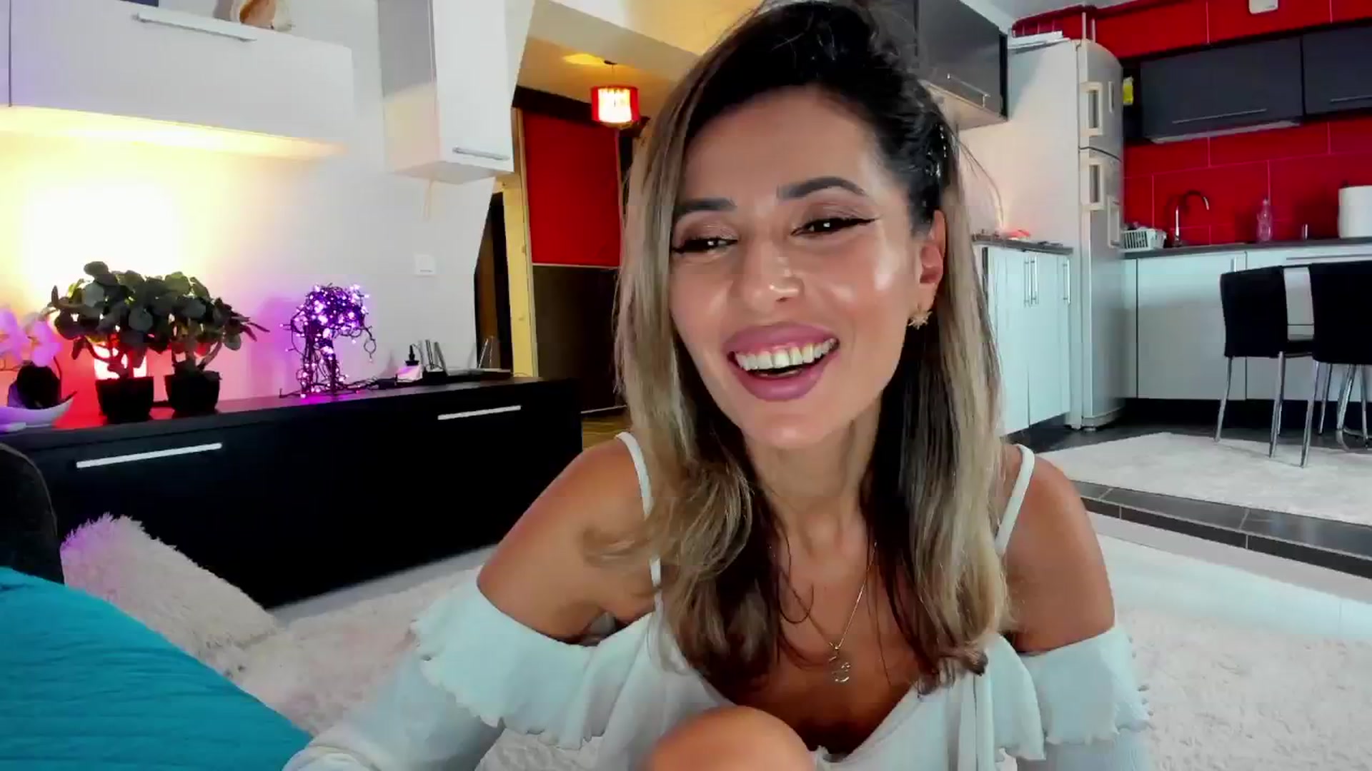 Gallery image thumbnail from SmileyTinaa's myfreecams stream on, 01/30/2025, 23:57 image 11 of 20