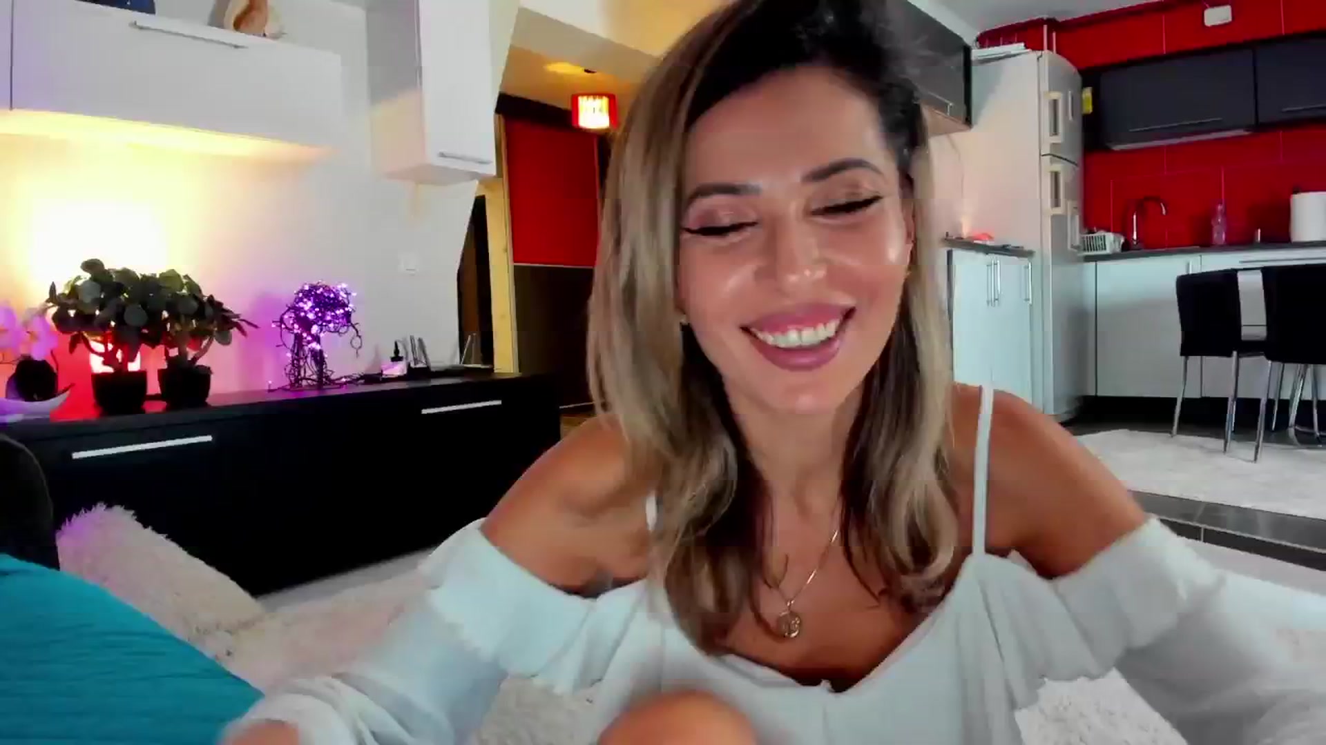 Gallery image thumbnail from SmileyTinaa's myfreecams stream on, 01/30/2025, 23:57 image 2 of 20
