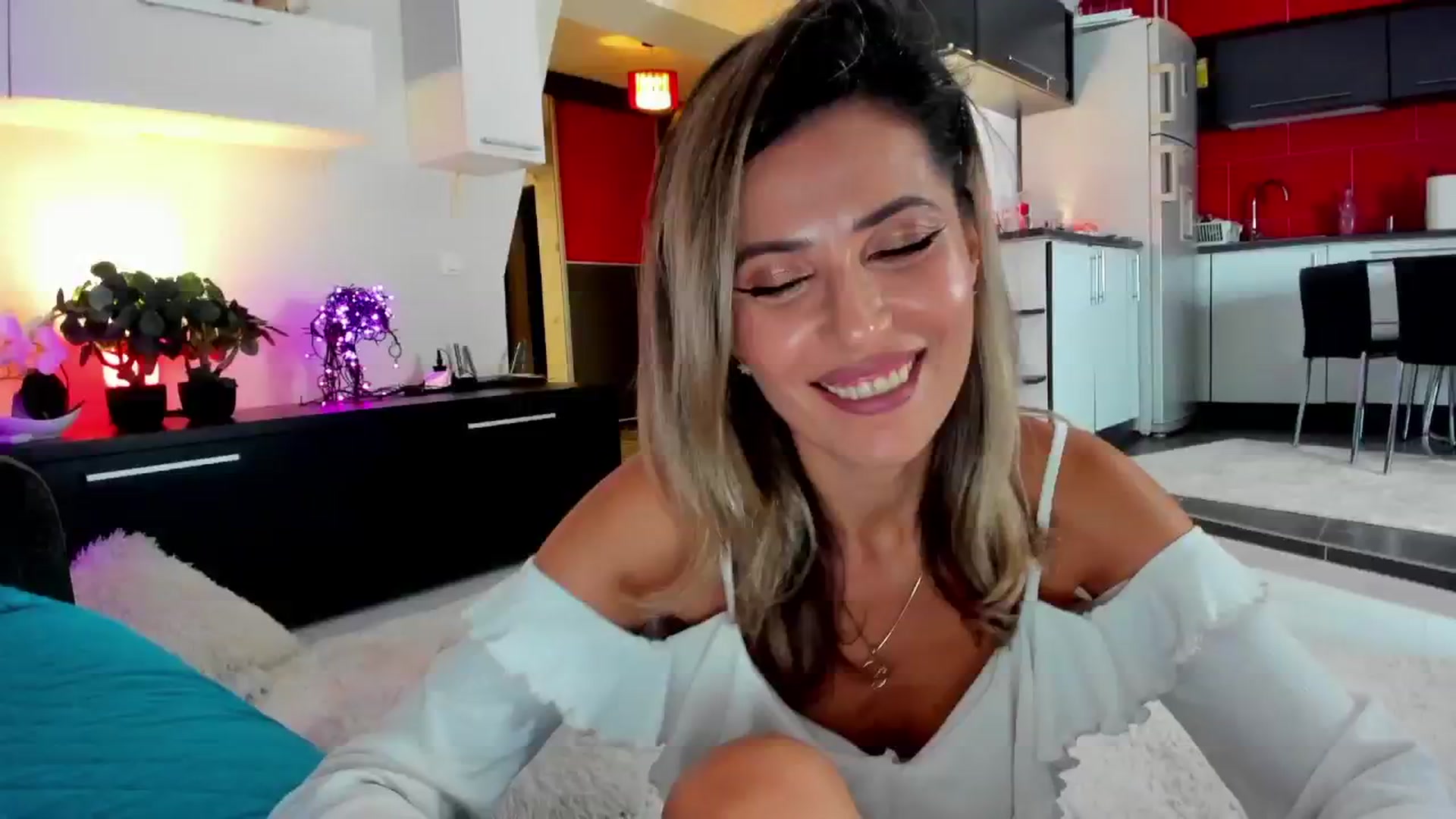 Gallery image thumbnail from SmileyTinaa's myfreecams stream on, 01/30/2025, 23:57 image 19 of 20