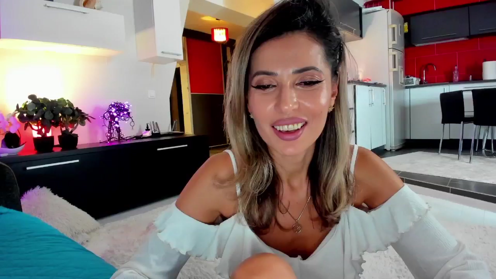 Gallery image thumbnail from SmileyTinaa's myfreecams stream on, 01/30/2025, 23:57 image 10 of 20