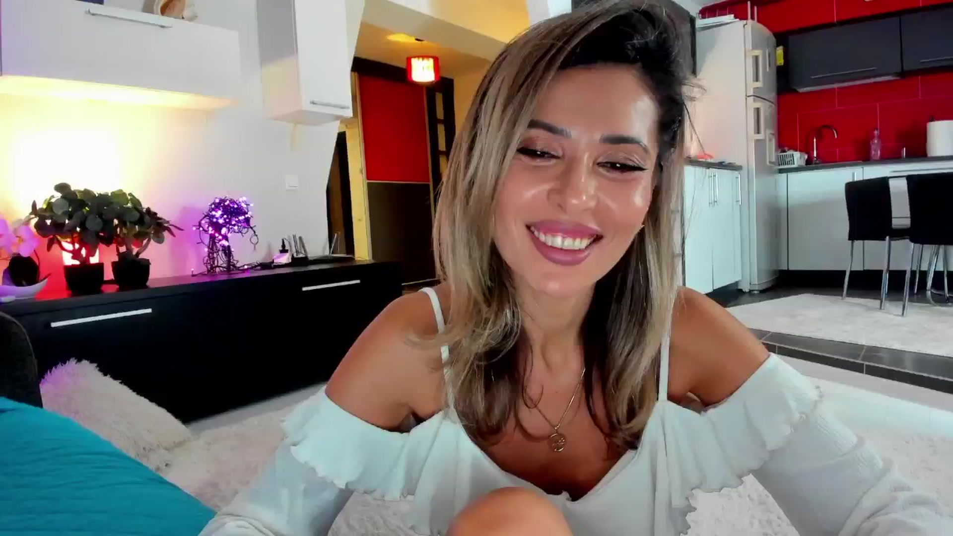 Gallery image thumbnail from SmileyTinaa's myfreecams stream on, 01/30/2025, 23:57 image 6 of 20