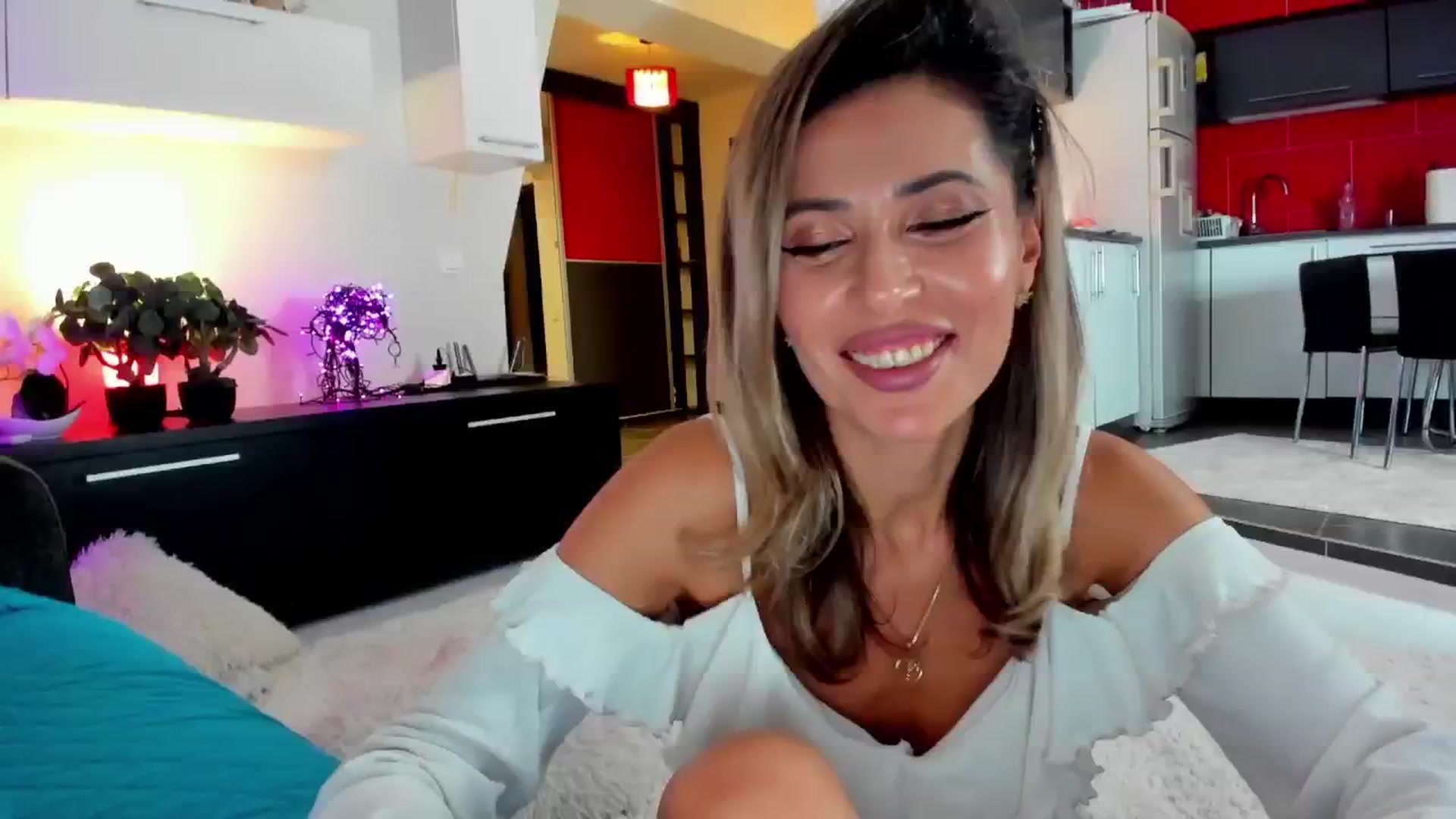 Gallery image thumbnail from SmileyTinaa's myfreecams stream on, 01/30/2025, 23:57 image 17 of 20