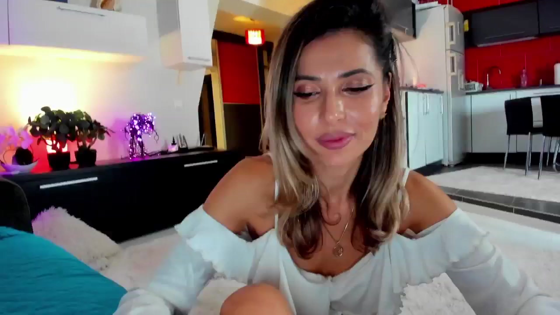 Gallery image thumbnail from SmileyTinaa's myfreecams stream on, 01/31/2025, 02:31 image 3 of 20