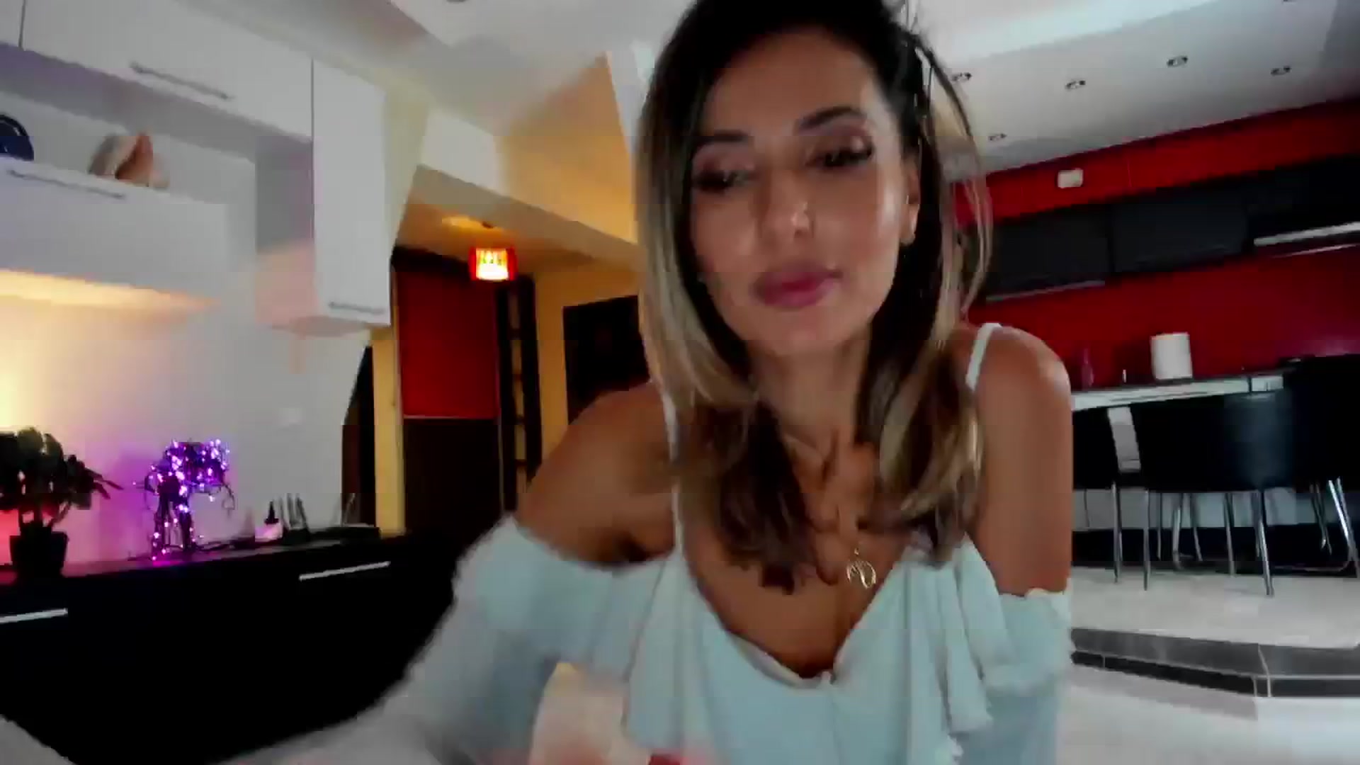 Gallery image thumbnail from SmileyTinaa's myfreecams stream on, 01/31/2025, 02:31 image 16 of 20