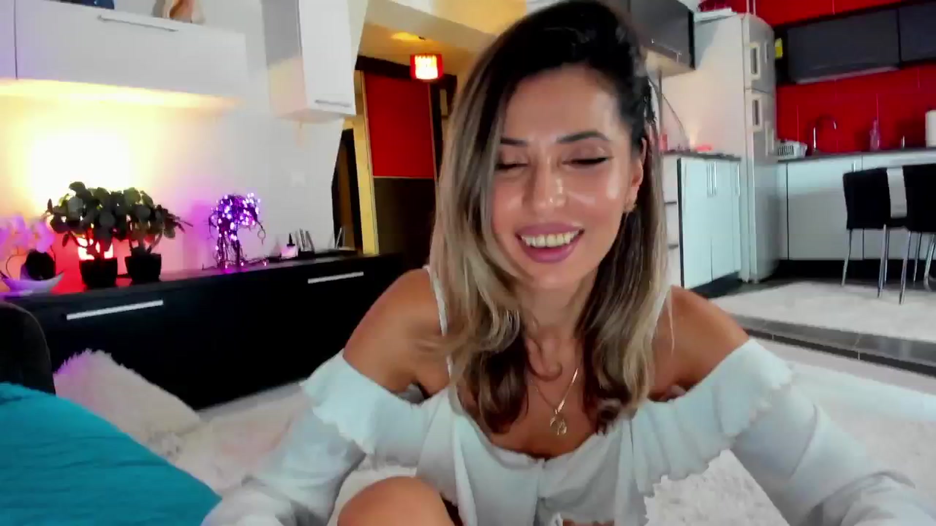 Gallery image thumbnail from SmileyTinaa's myfreecams stream on, 01/31/2025, 02:31 image 1 of 20