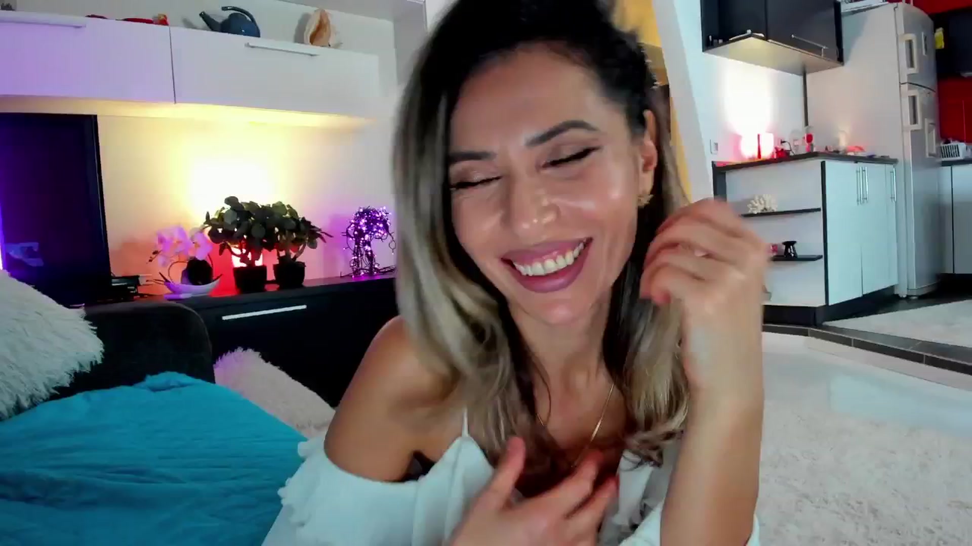 Gallery image thumbnail from SmileyTinaa's myfreecams stream on, 01/31/2025, 02:31 image 11 of 20