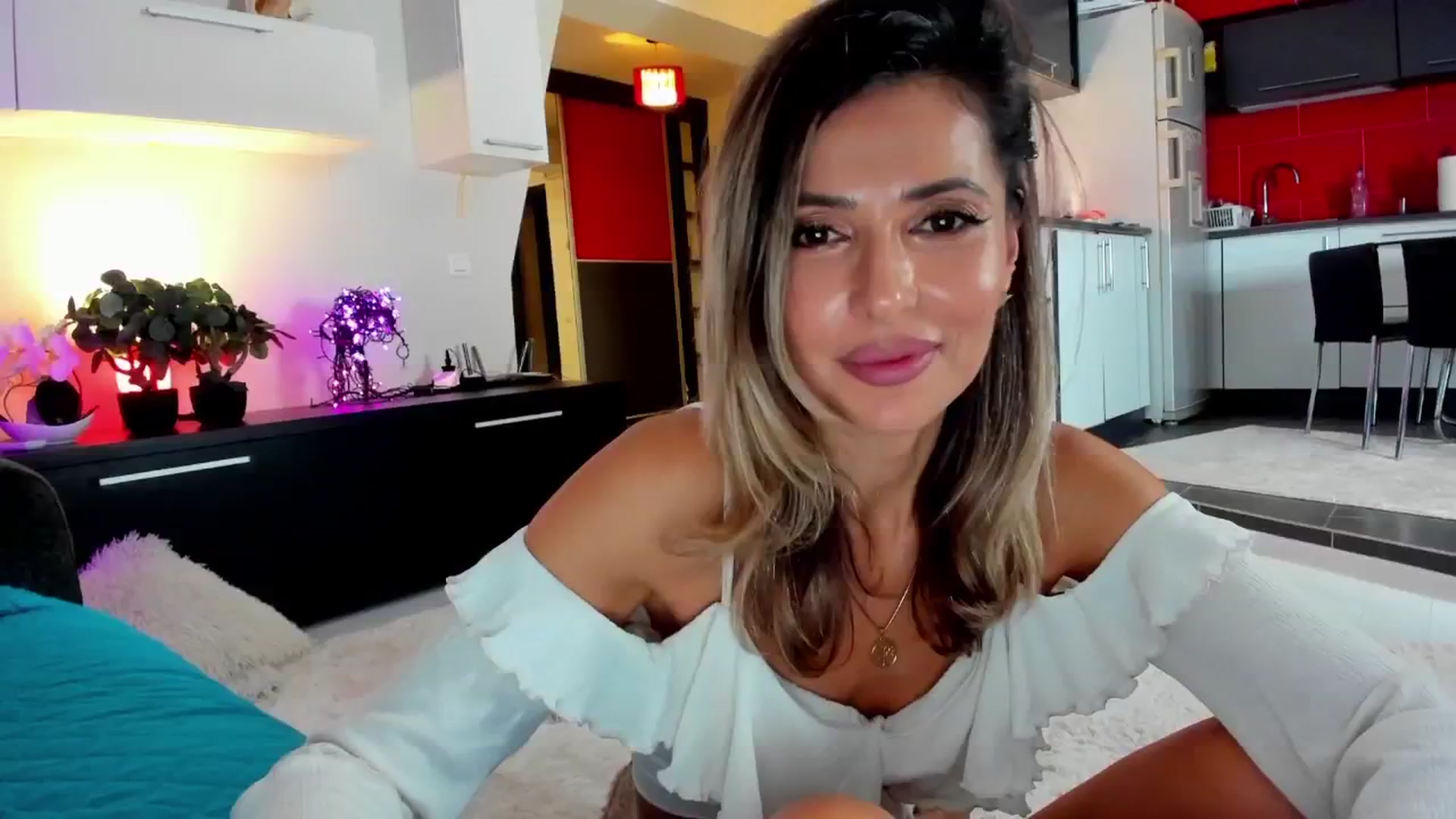 Gallery image thumbnail from SmileyTinaa's myfreecams stream on, 01/31/2025, 02:31 image 6 of 20