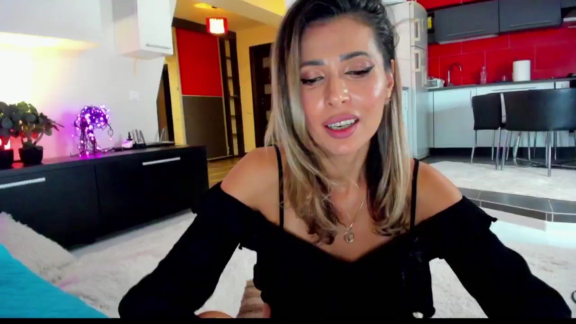 Gallery image thumbnail from SmileyTinaa's myfreecams stream on, 02/01/2025, 01:26 image 20 of 20