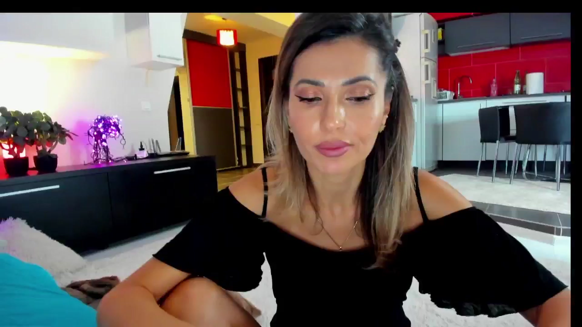 Gallery image thumbnail from SmileyTinaa's myfreecams stream on, 02/06/2025, 22:43 image 20 of 20