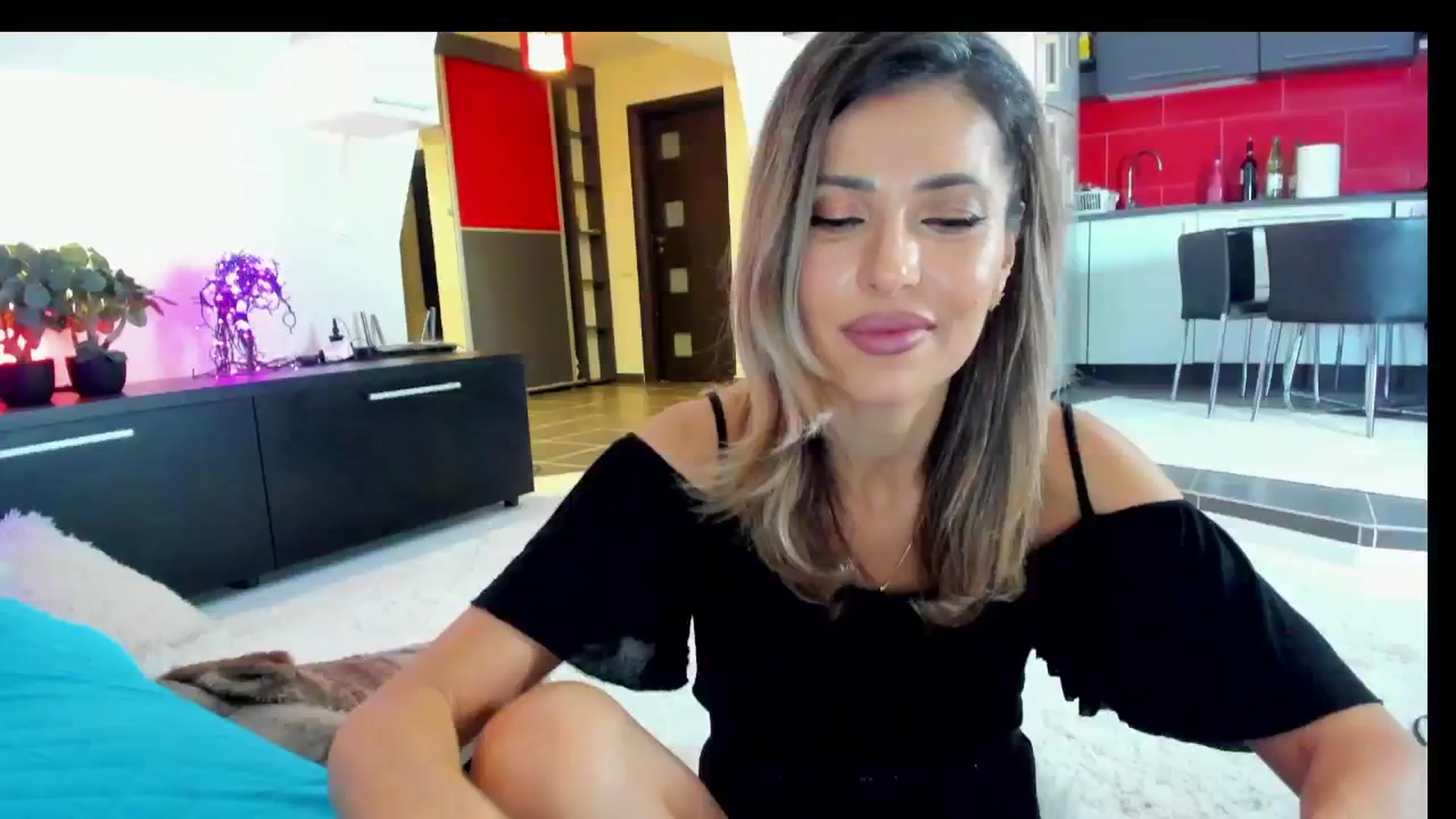 Gallery image thumbnail from SmileyTinaa's myfreecams stream on, 02/07/2025, 24:08 image 20 of 20