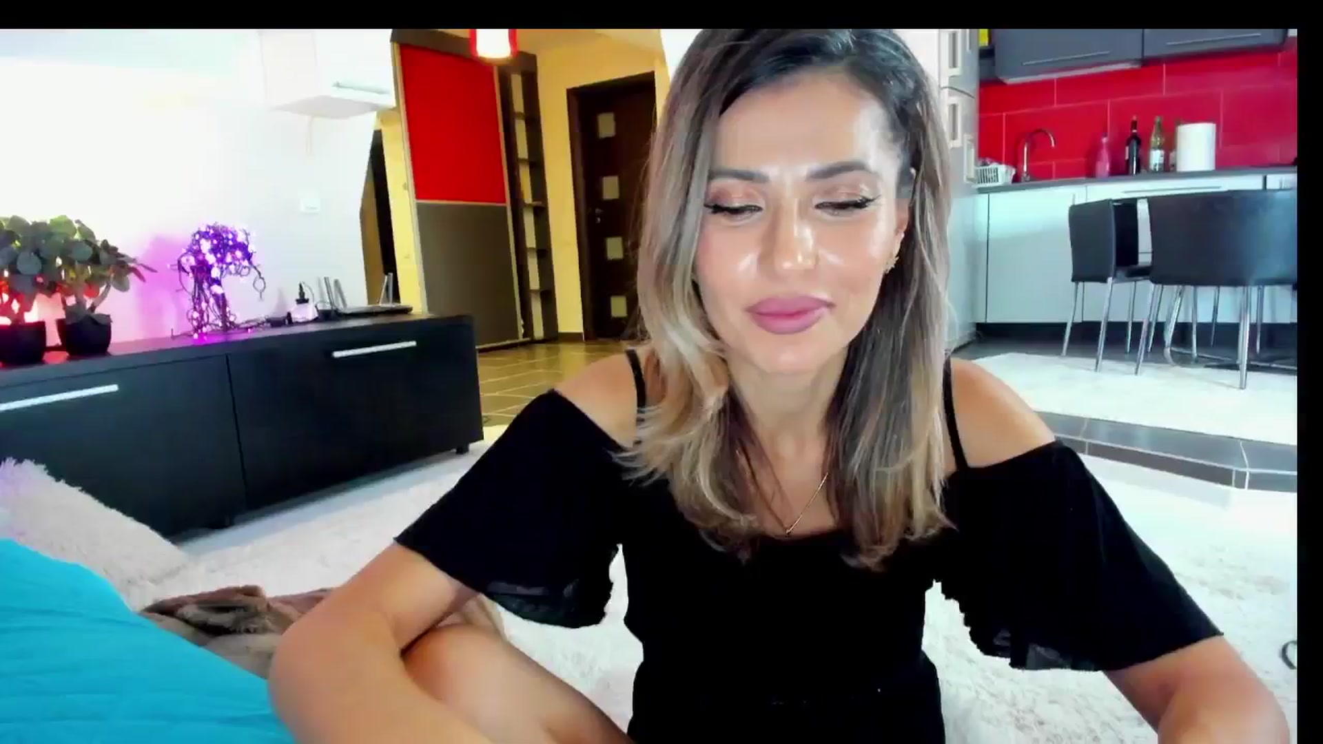 Gallery image thumbnail from SmileyTinaa's myfreecams stream on, 02/07/2025, 24:08 image 18 of 20