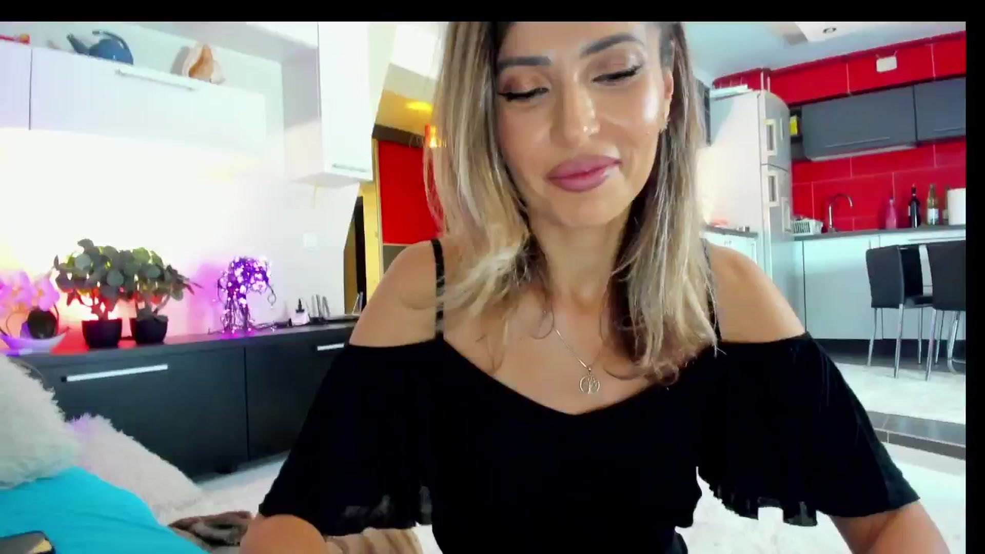 Gallery image thumbnail from SmileyTinaa's myfreecams stream on, 02/07/2025, 24:08 image 2 of 20