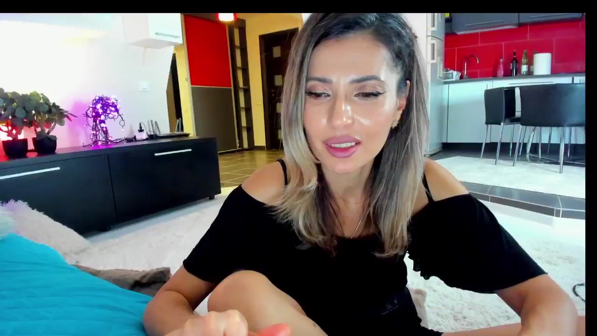 Gallery image thumbnail from SmileyTinaa's myfreecams stream on, 02/07/2025, 01:58 image 4 of 20