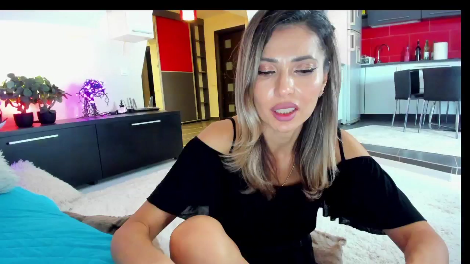 Gallery image thumbnail from SmileyTinaa's myfreecams stream on, 02/07/2025, 01:58 image 16 of 20