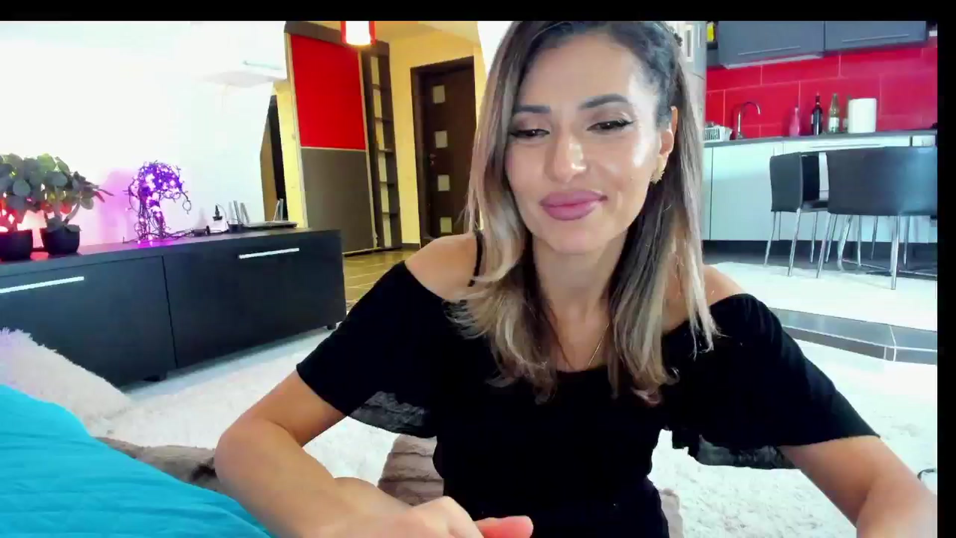 Gallery image thumbnail from SmileyTinaa's myfreecams stream on, 02/07/2025, 01:58 image 13 of 20