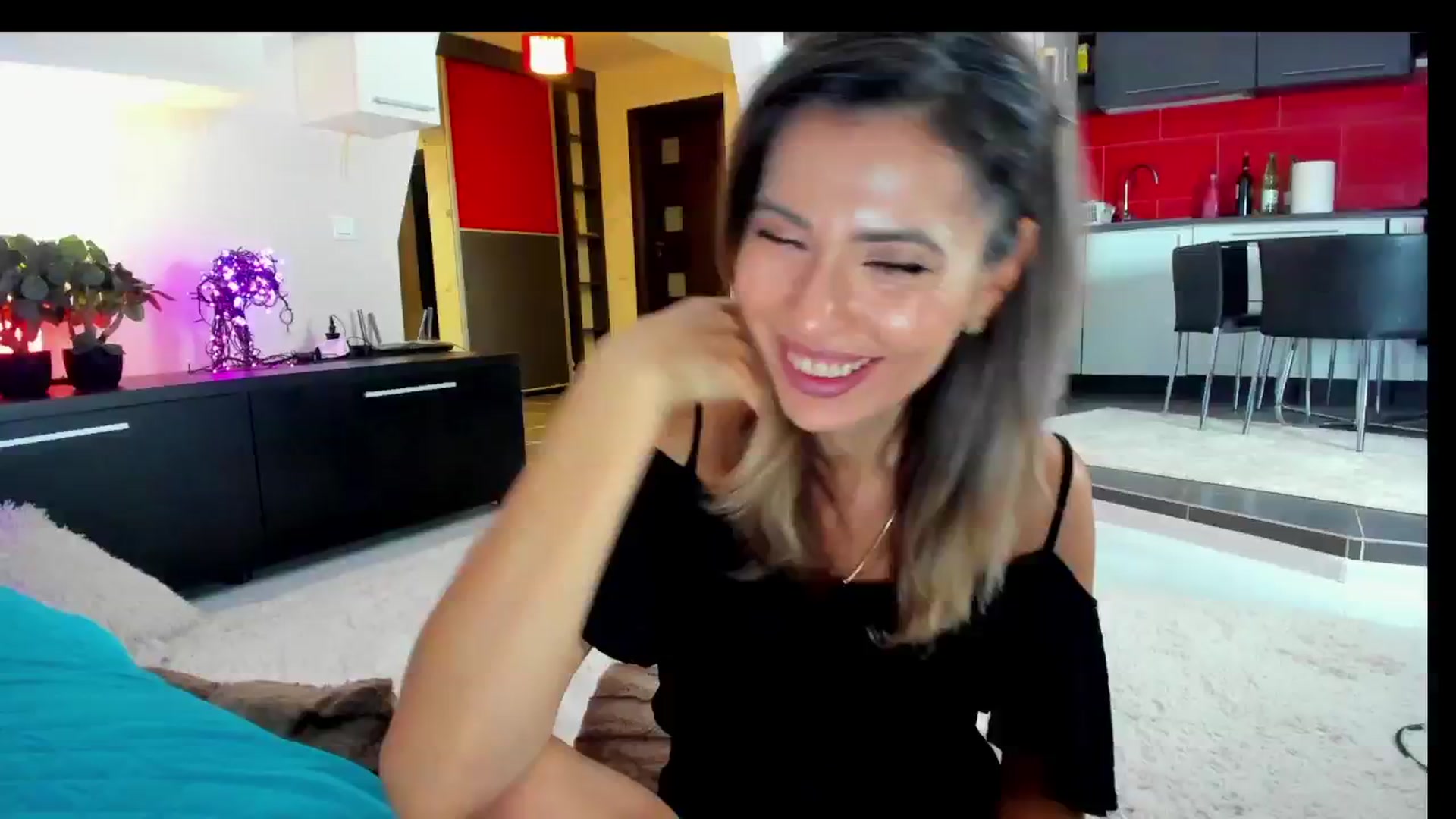 Gallery image thumbnail from SmileyTinaa's myfreecams stream on, 02/07/2025, 01:58 image 11 of 20