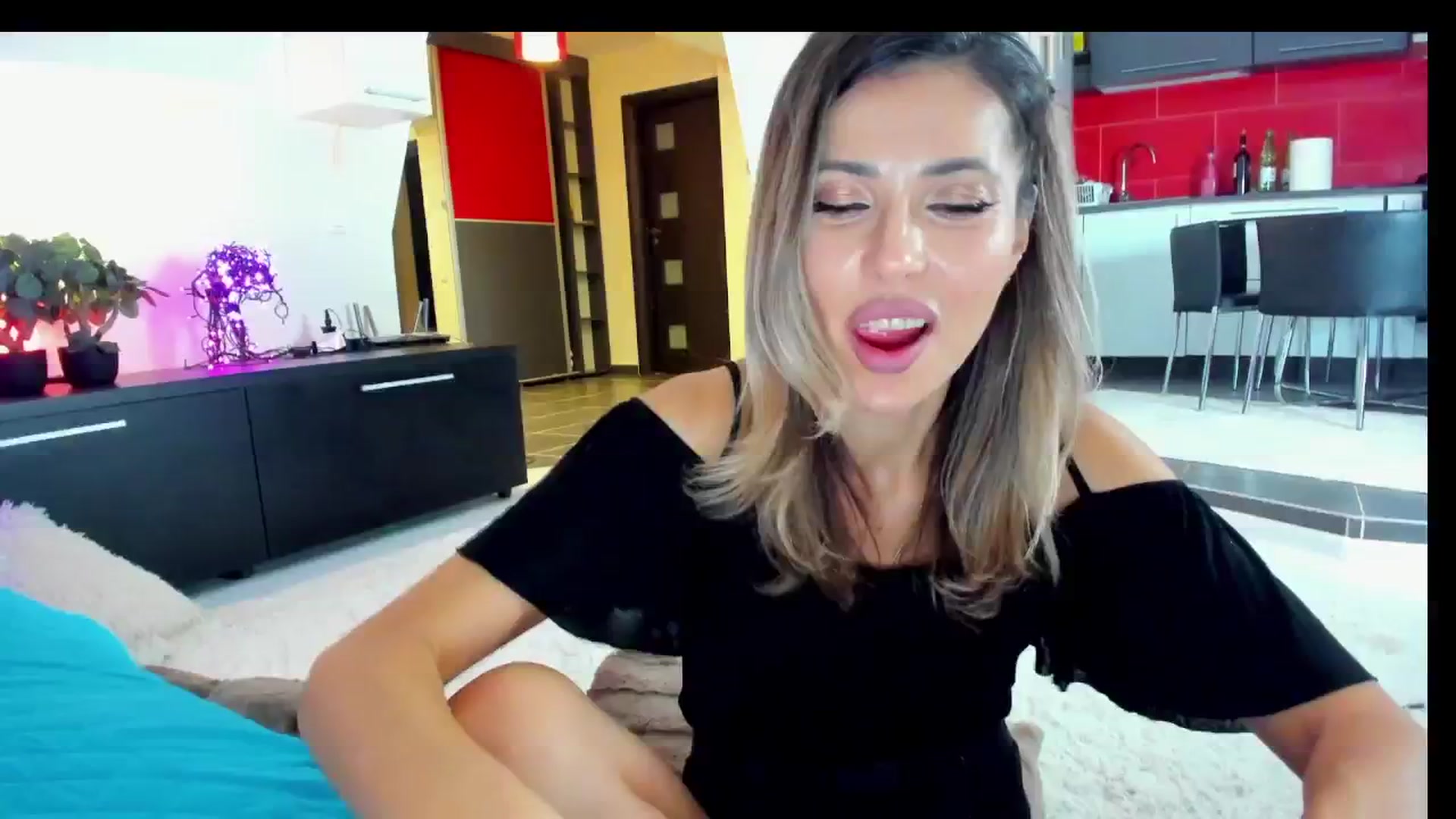 Gallery image thumbnail from SmileyTinaa's myfreecams stream on, 02/07/2025, 01:58 image 8 of 20