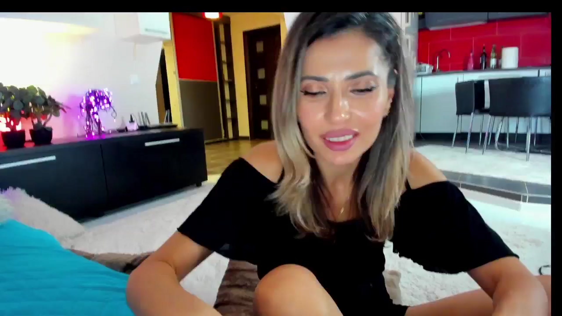 Gallery image thumbnail from SmileyTinaa's myfreecams stream on, 02/07/2025, 01:58 image 3 of 20