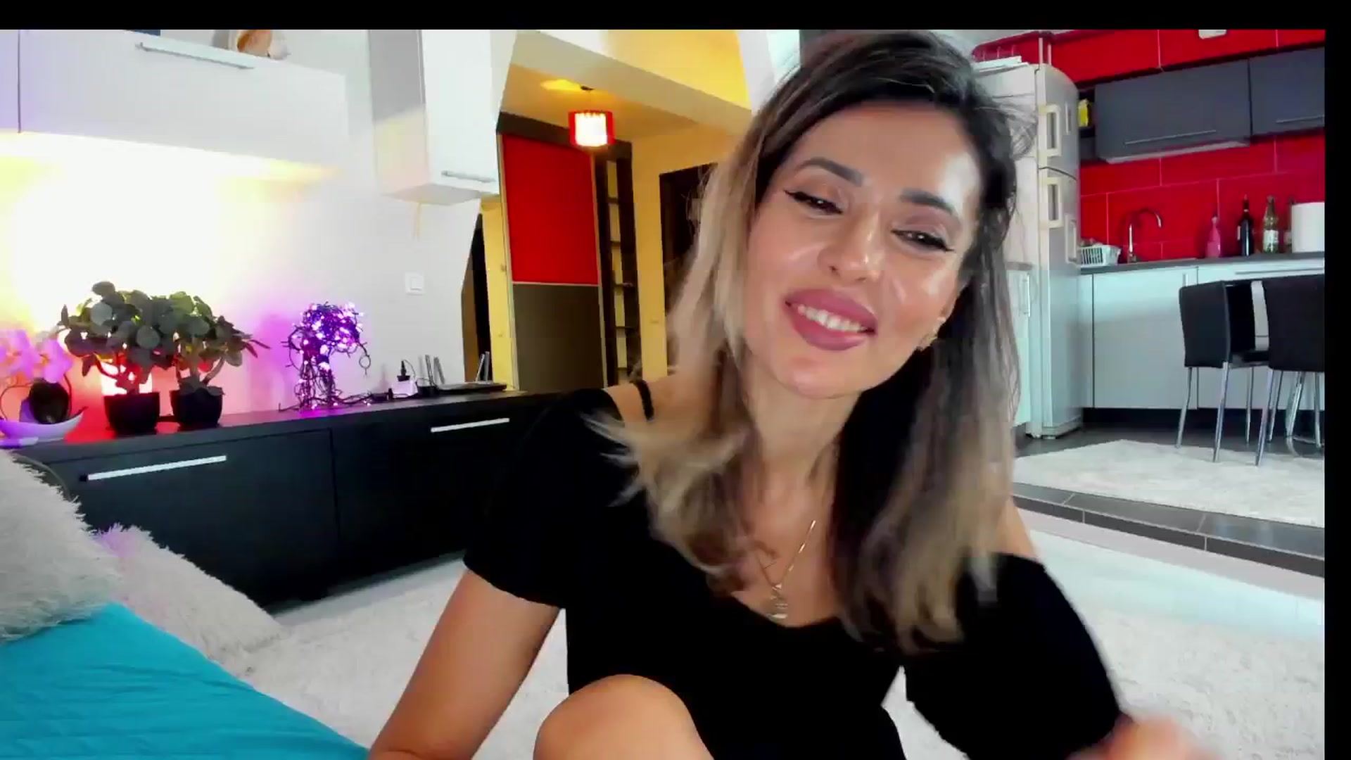 Gallery image thumbnail from SmileyTinaa's myfreecams stream on, 02/07/2025, 04:56 image 7 of 20