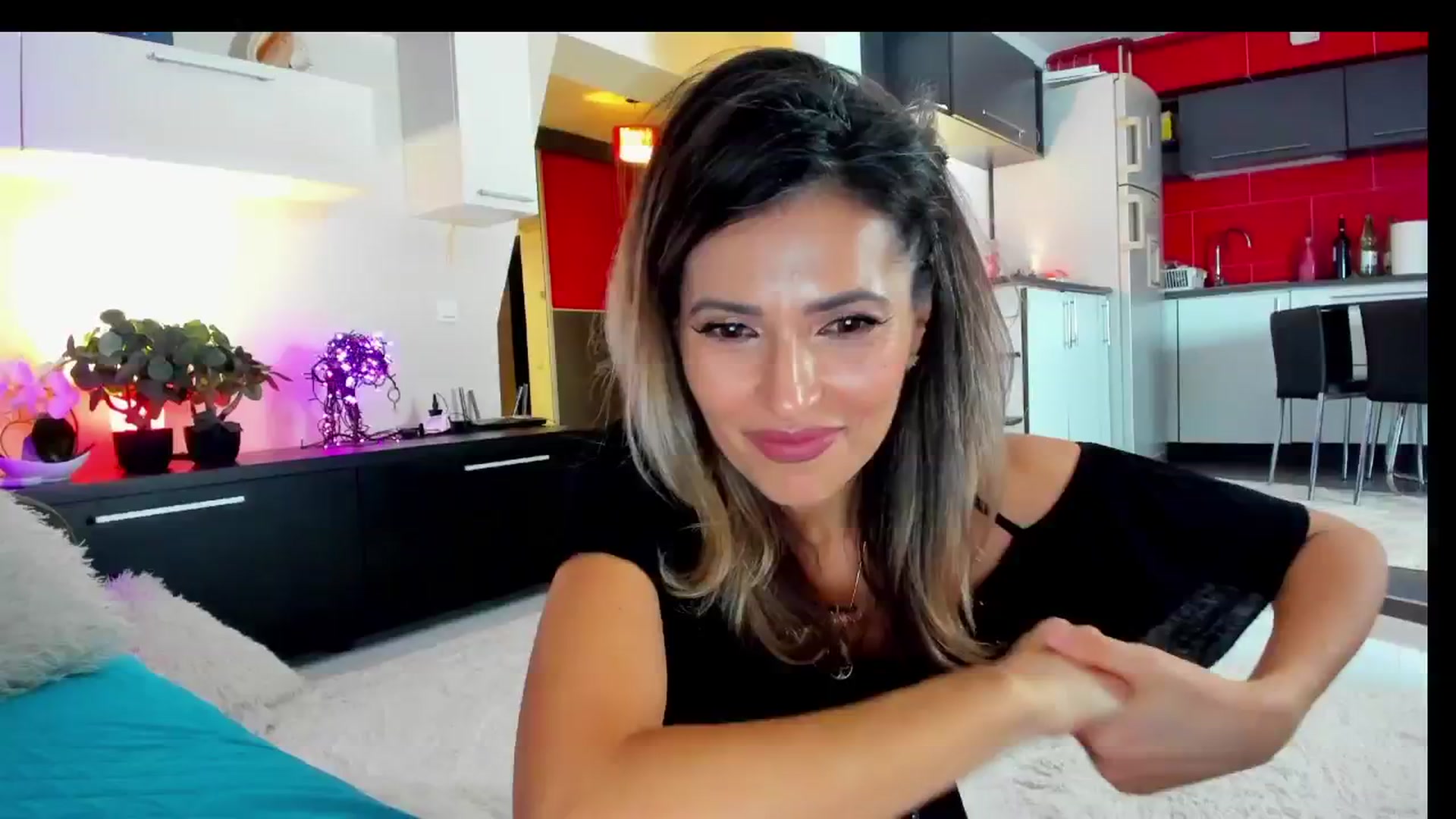 Gallery image thumbnail from SmileyTinaa's myfreecams stream on, 02/07/2025, 04:56 image 12 of 20