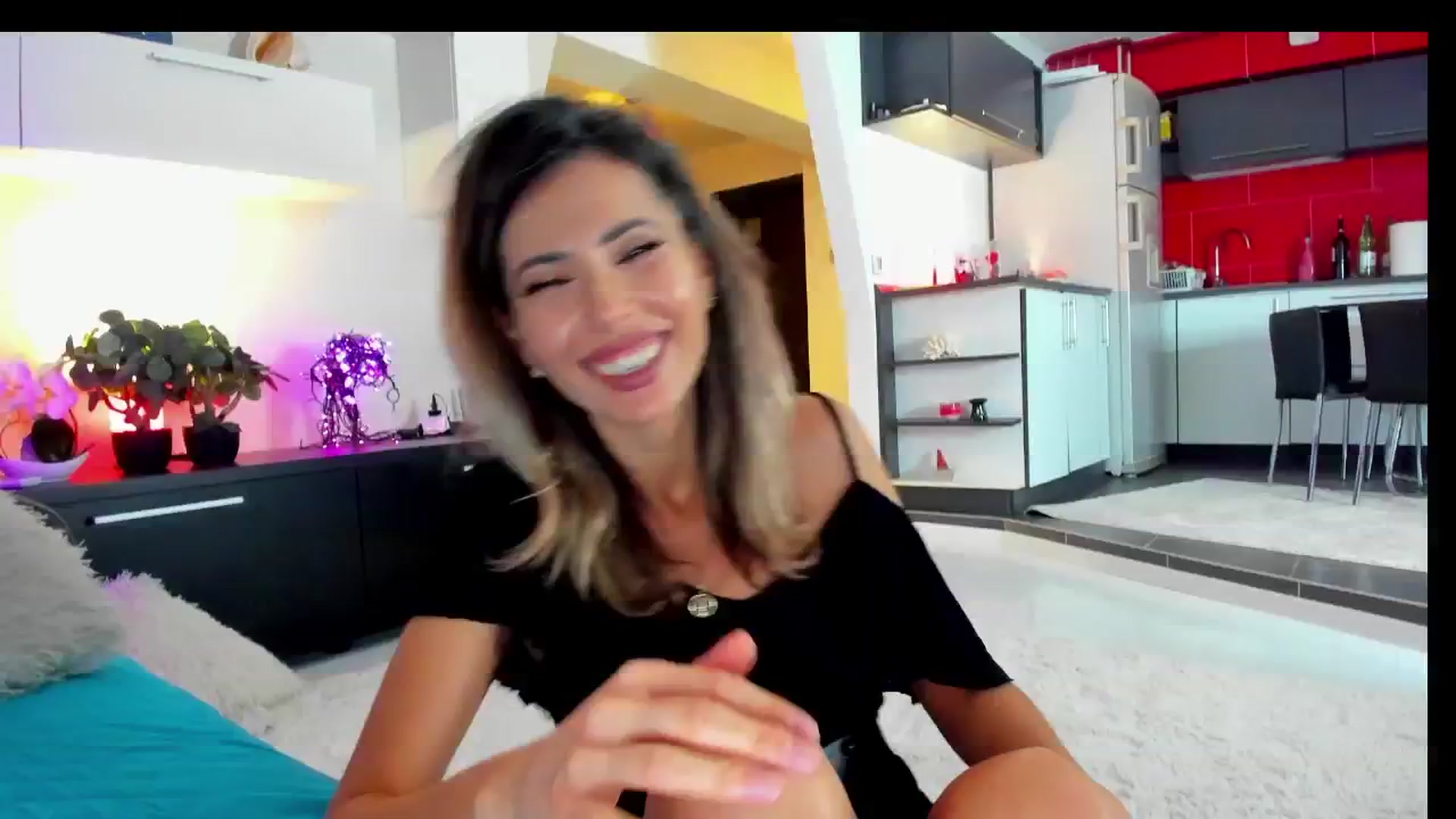 Gallery image thumbnail from SmileyTinaa's myfreecams stream on, 02/07/2025, 04:56 image 11 of 20