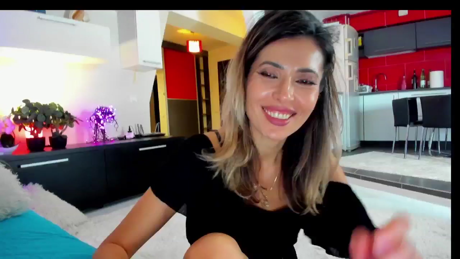 Gallery image thumbnail from SmileyTinaa's myfreecams stream on, 02/07/2025, 04:56 image 4 of 20
