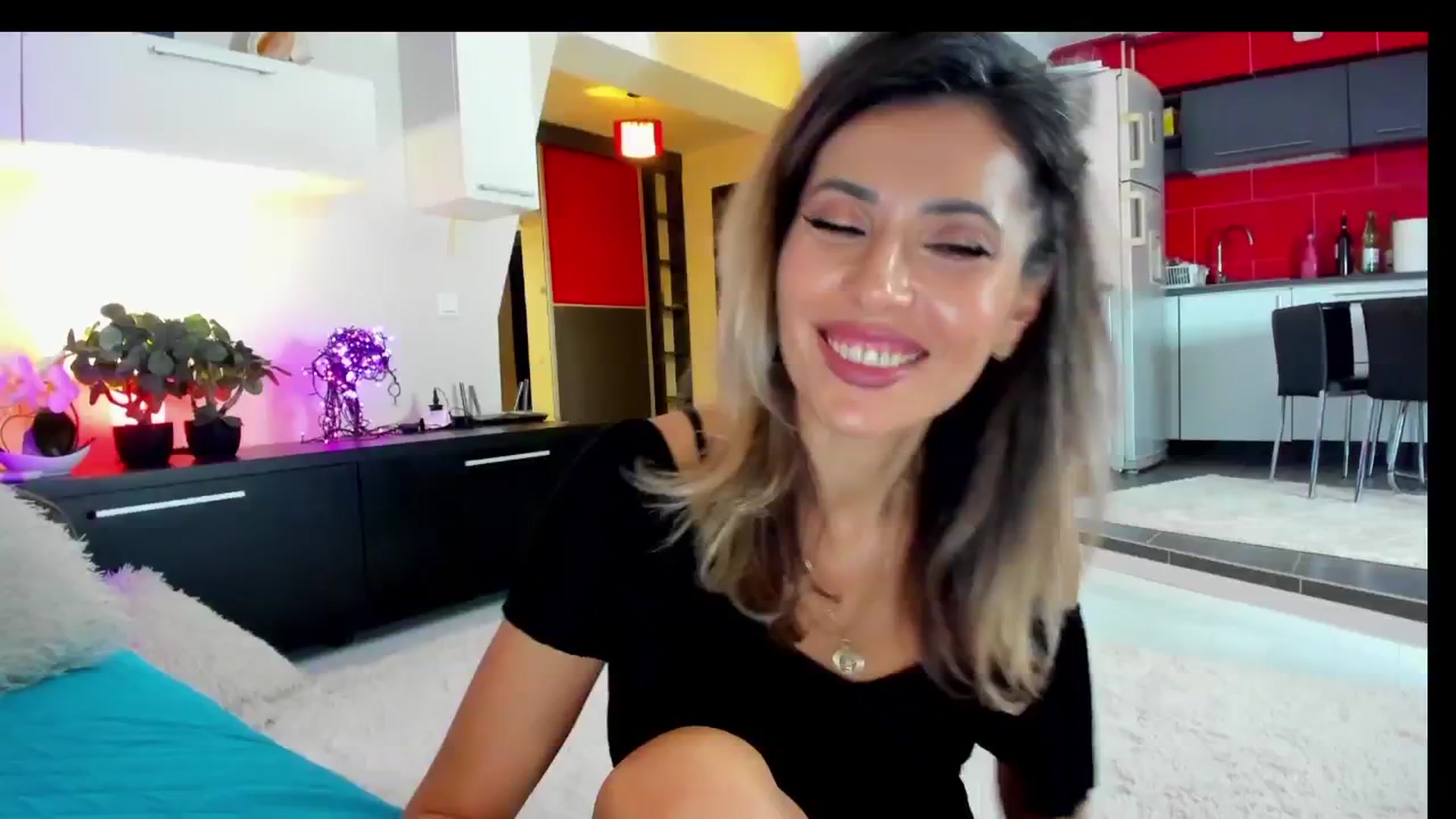 Gallery image thumbnail from SmileyTinaa's myfreecams stream on, 02/07/2025, 04:56 image 6 of 20