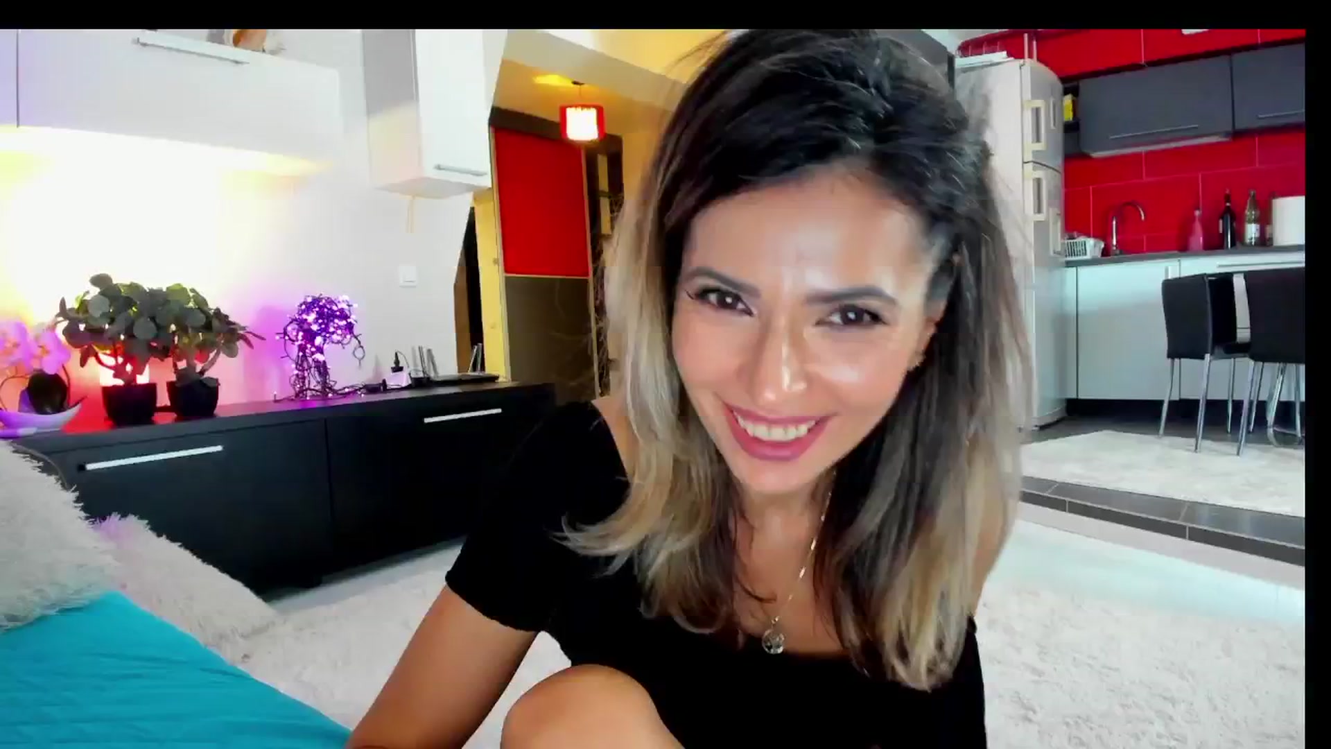 Gallery image thumbnail from SmileyTinaa's myfreecams stream on, 02/07/2025, 04:56 image 8 of 20