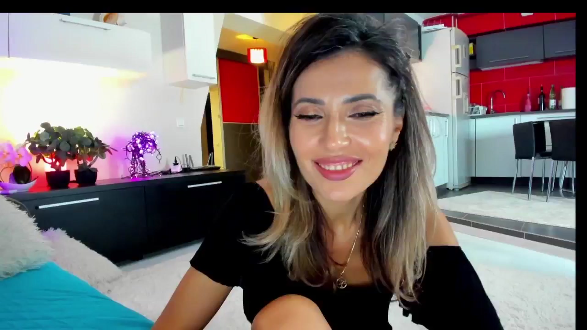 Gallery image thumbnail from SmileyTinaa's myfreecams stream on, 02/07/2025, 04:56 image 9 of 20