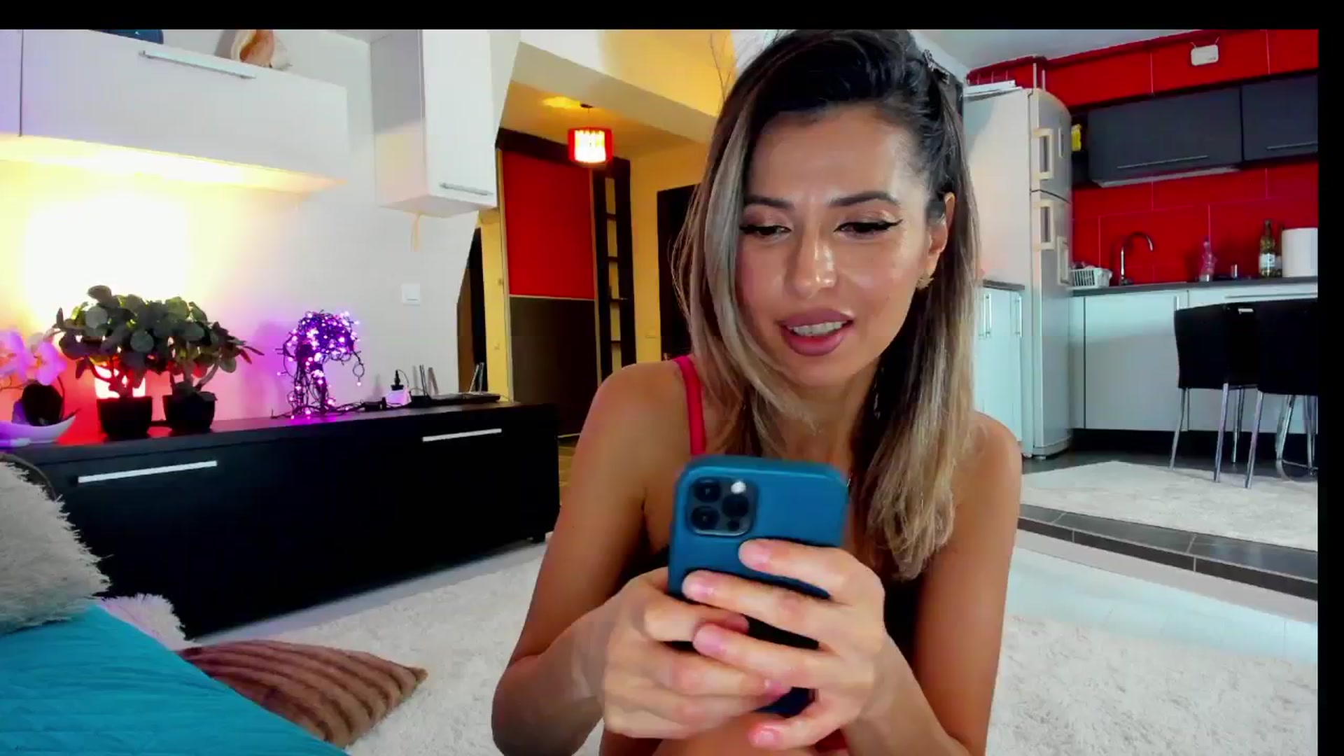 Gallery image thumbnail from SmileyTinaa's myfreecams stream on, 02/08/2025, 02:12 image 1 of 20