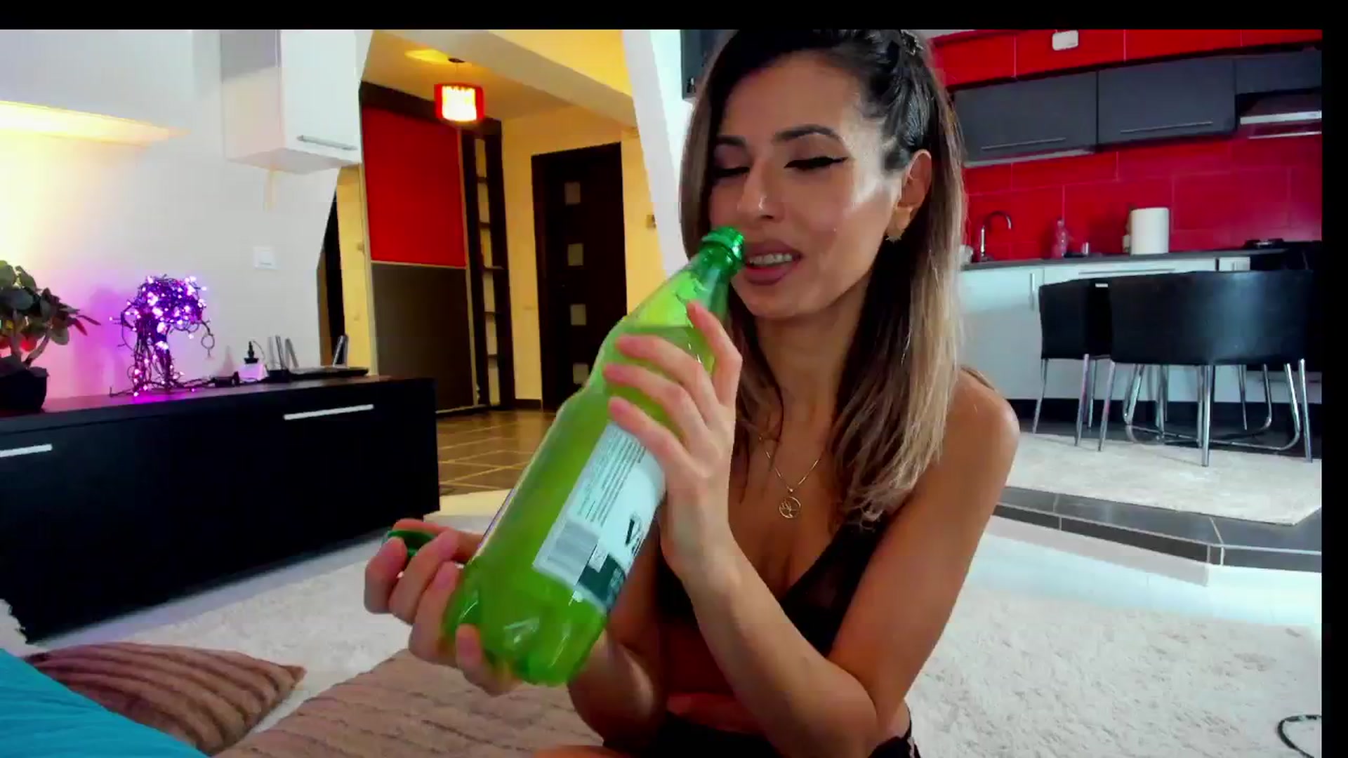 Gallery image thumbnail from SmileyTinaa's myfreecams stream on, 02/08/2025, 02:12 image 6 of 20