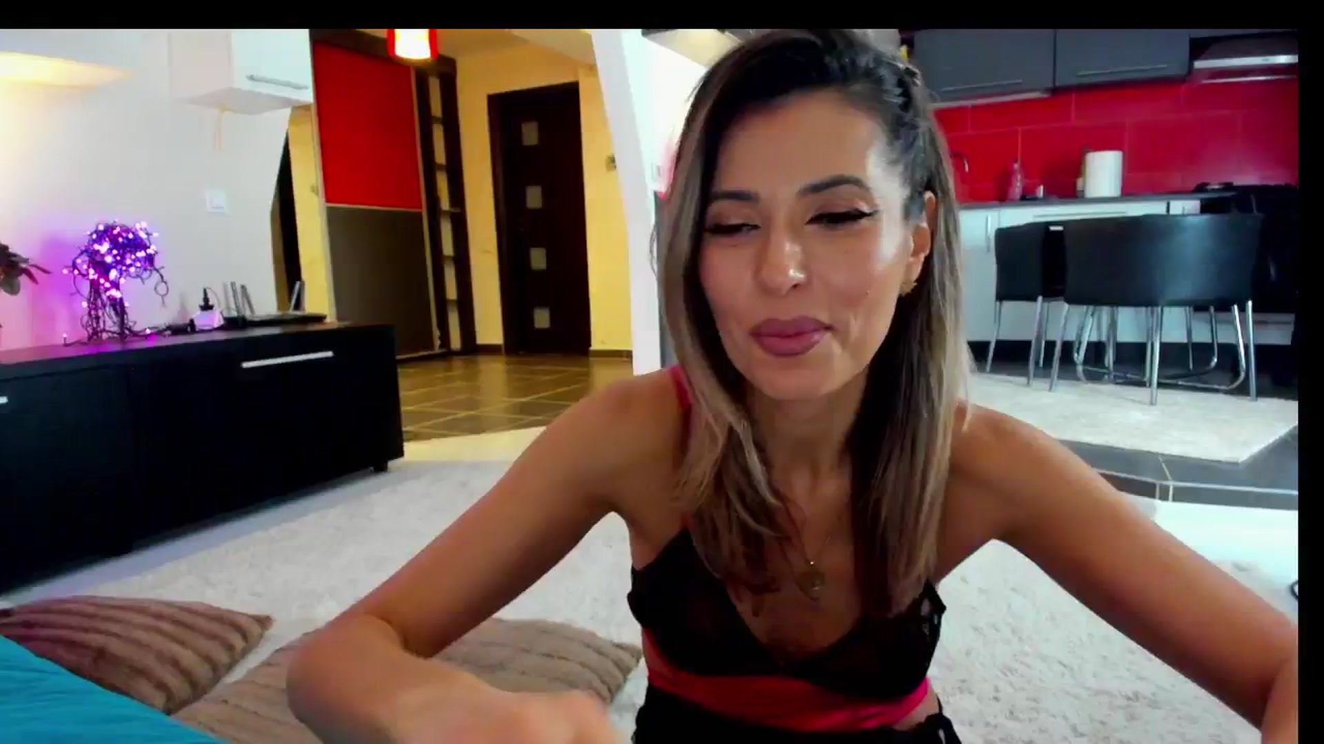 Gallery image thumbnail from SmileyTinaa's myfreecams stream on, 02/08/2025, 02:12 image 12 of 20