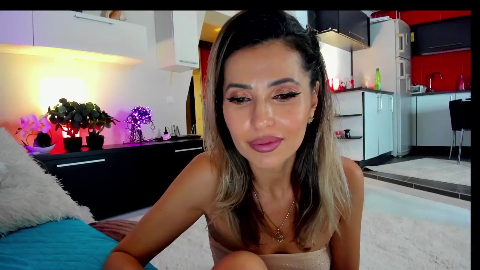 Gallery image thumbnail from SmileyTinaa's myfreecams stream on, 02/28/2025, 24:50 image 1 of 20