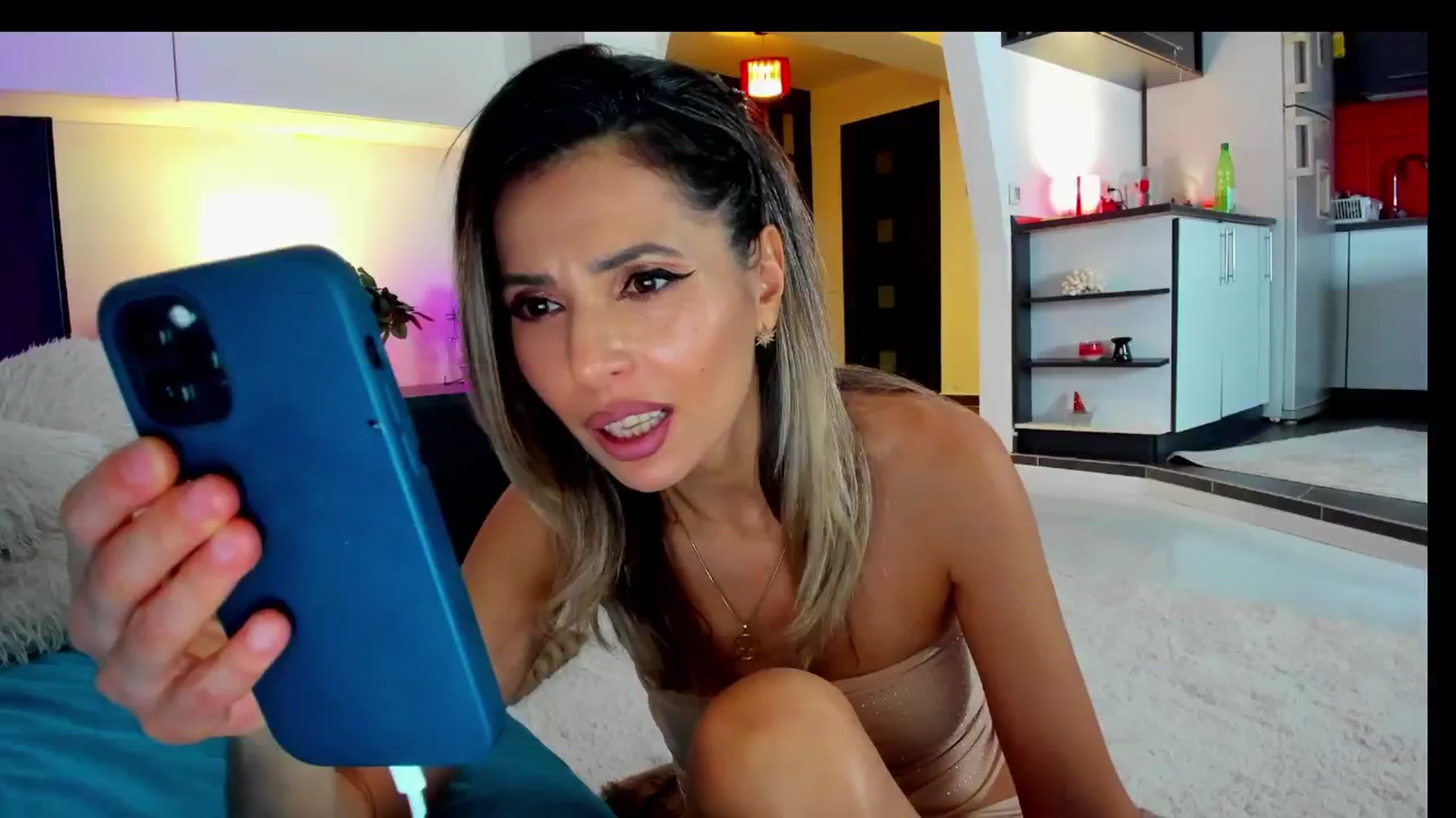 Gallery image thumbnail from SmileyTinaa's myfreecams stream on, 02/28/2025, 24:50 image 6 of 20